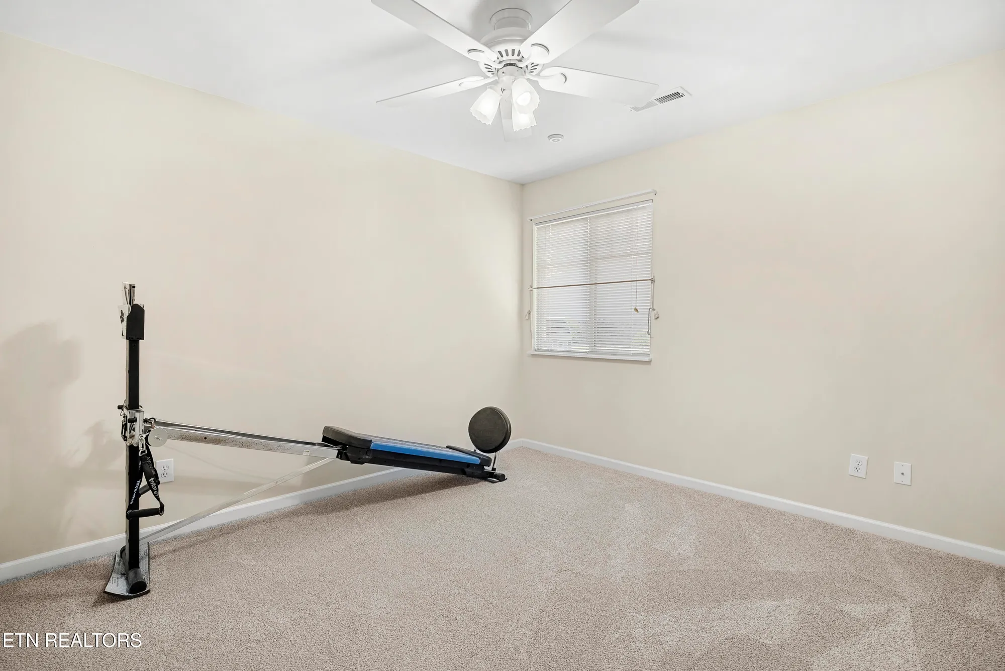 Property Slideshow image 33 of 37 | 124 pocola way, Loudon, TN, 37774