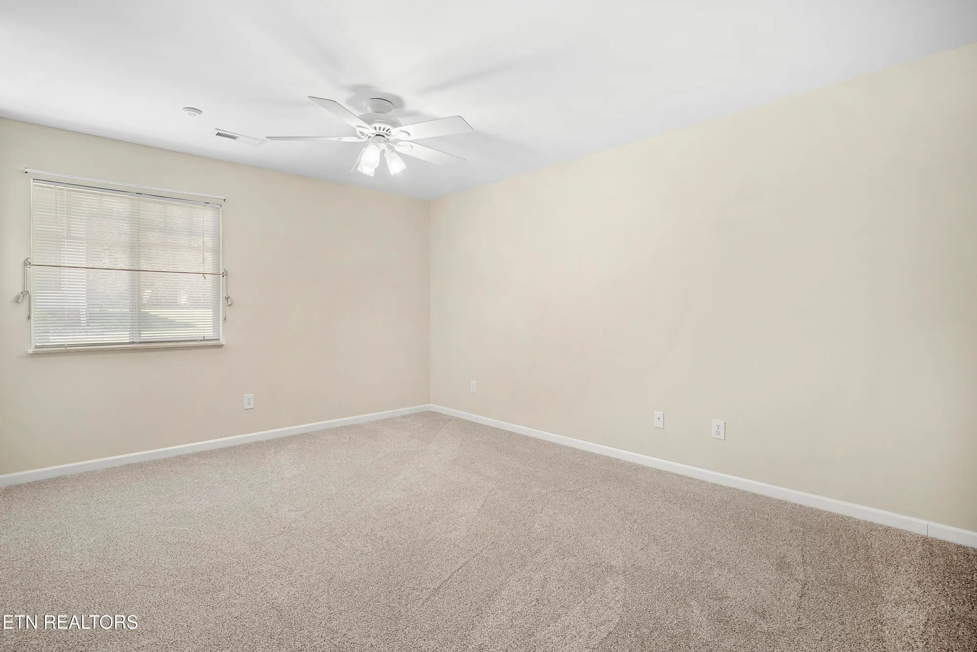 Property Slideshow image 32 of 37 | 124 pocola way, Loudon, TN, 37774