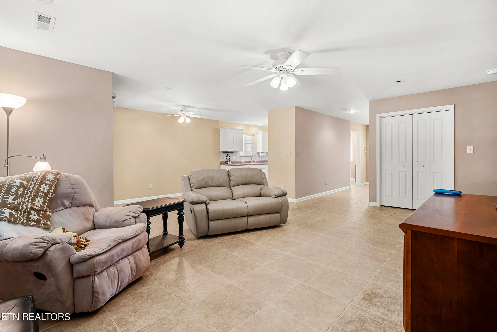 Property Slideshow image 25 of 37 | 124 pocola way, Loudon, TN, 37774