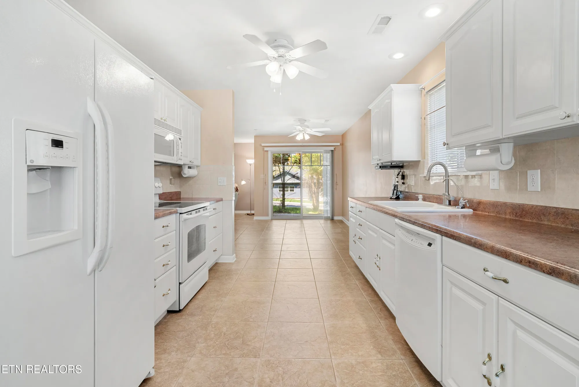 Property Slideshow image 21 of 37 | 124 pocola way, Loudon, TN, 37774