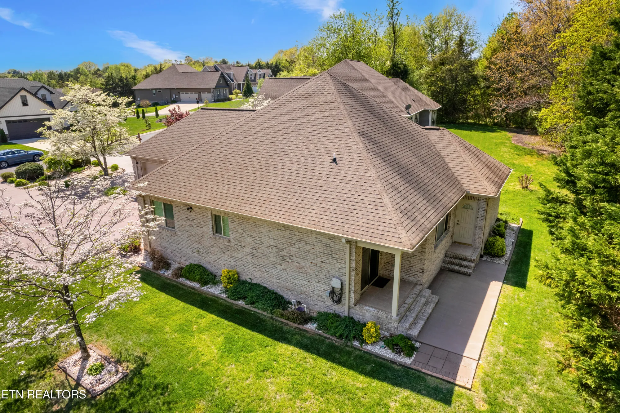 Property Slideshow image 13 of 37 | 124 pocola way, Loudon, TN, 37774