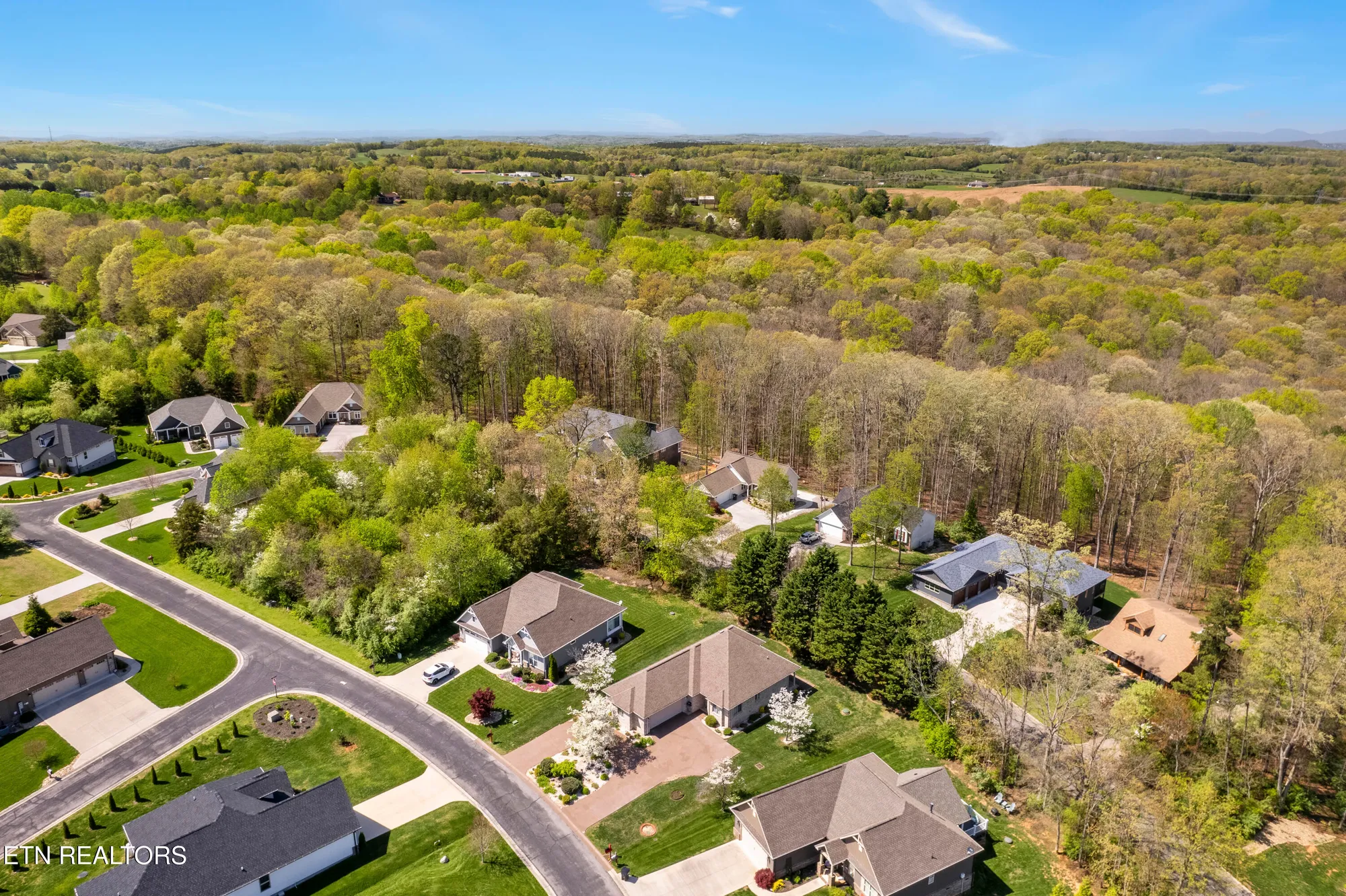 Property Slideshow image 7 of 37 | 124 pocola way, Loudon, TN, 37774