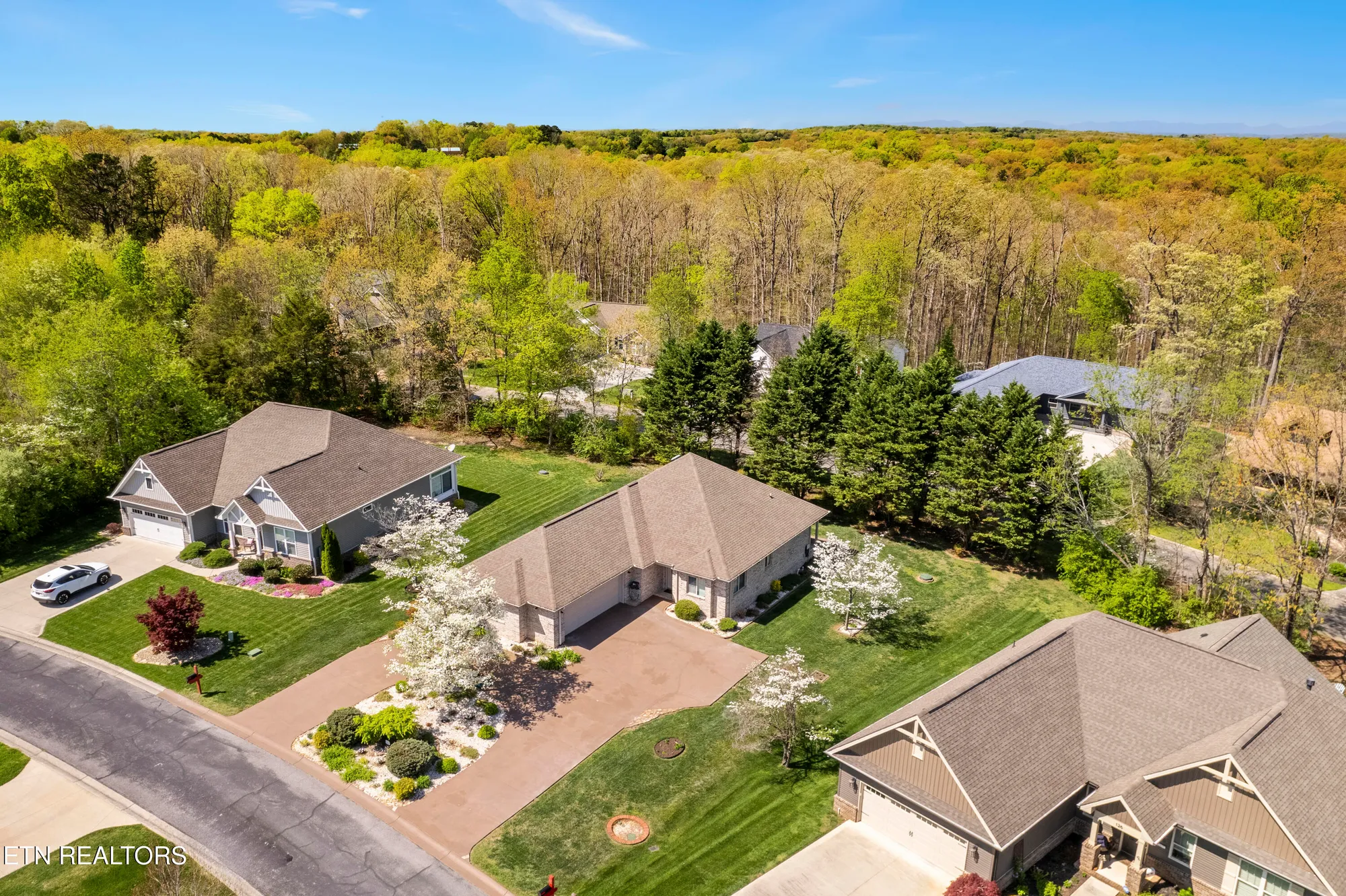Property Slideshow image 6 of 37 | 124 pocola way, Loudon, TN, 37774