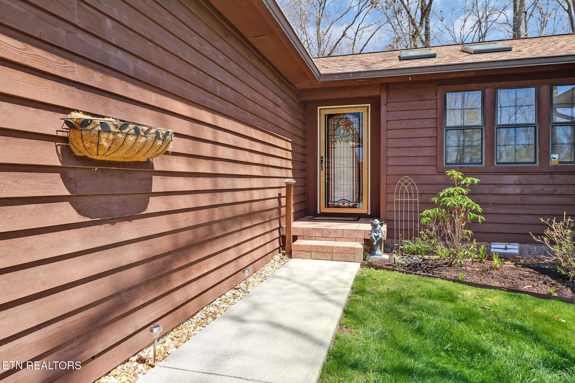 Property Slideshow image 2 of 36 | 13 oxford cir, Crossville, TN, 38558