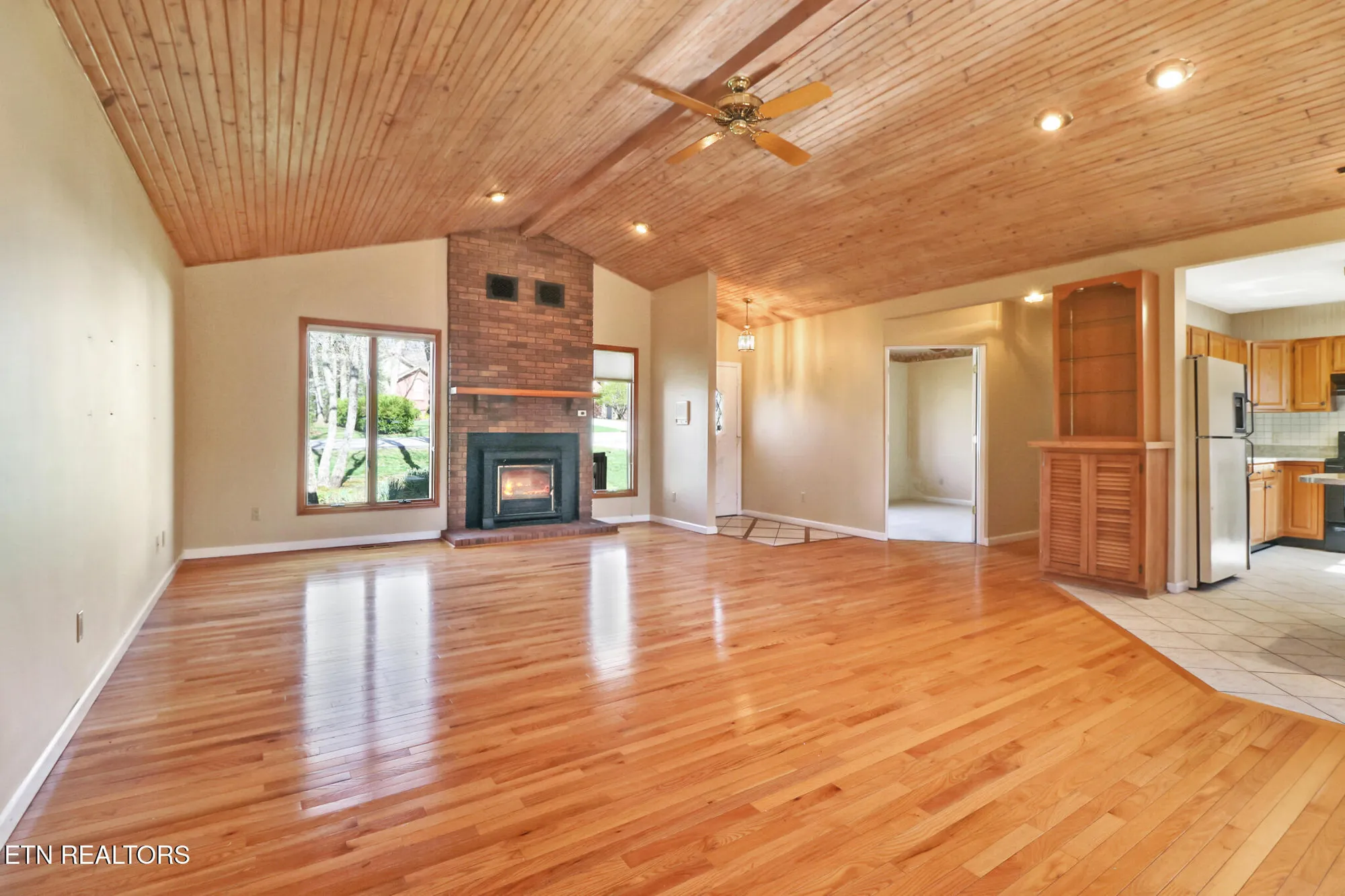 Property Slideshow image 9 of 55 | 230 amherst ln, Crossville, TN, 38558