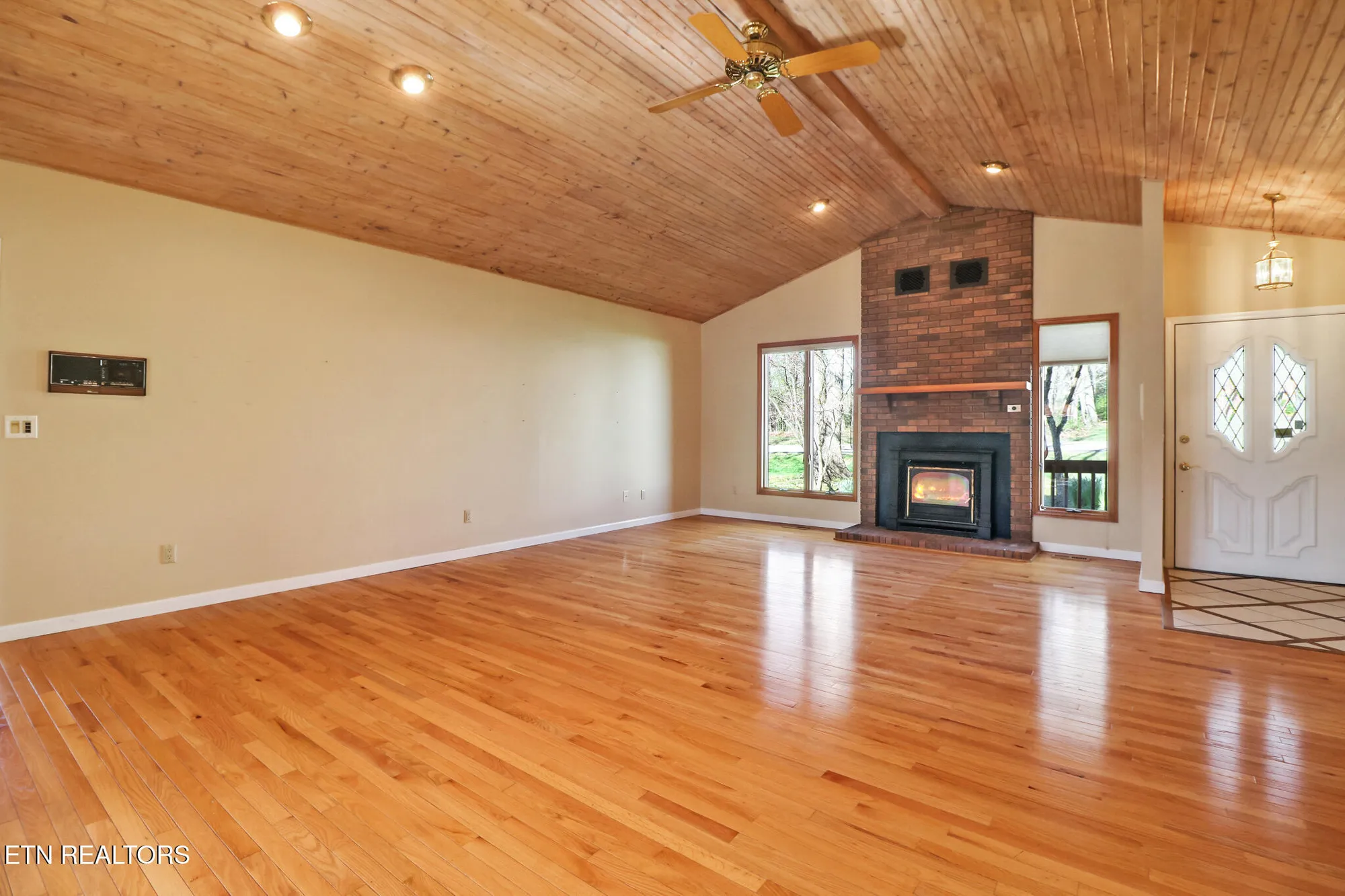 Property Slideshow image 10 of 55 | 230 amherst ln, Crossville, TN, 38558