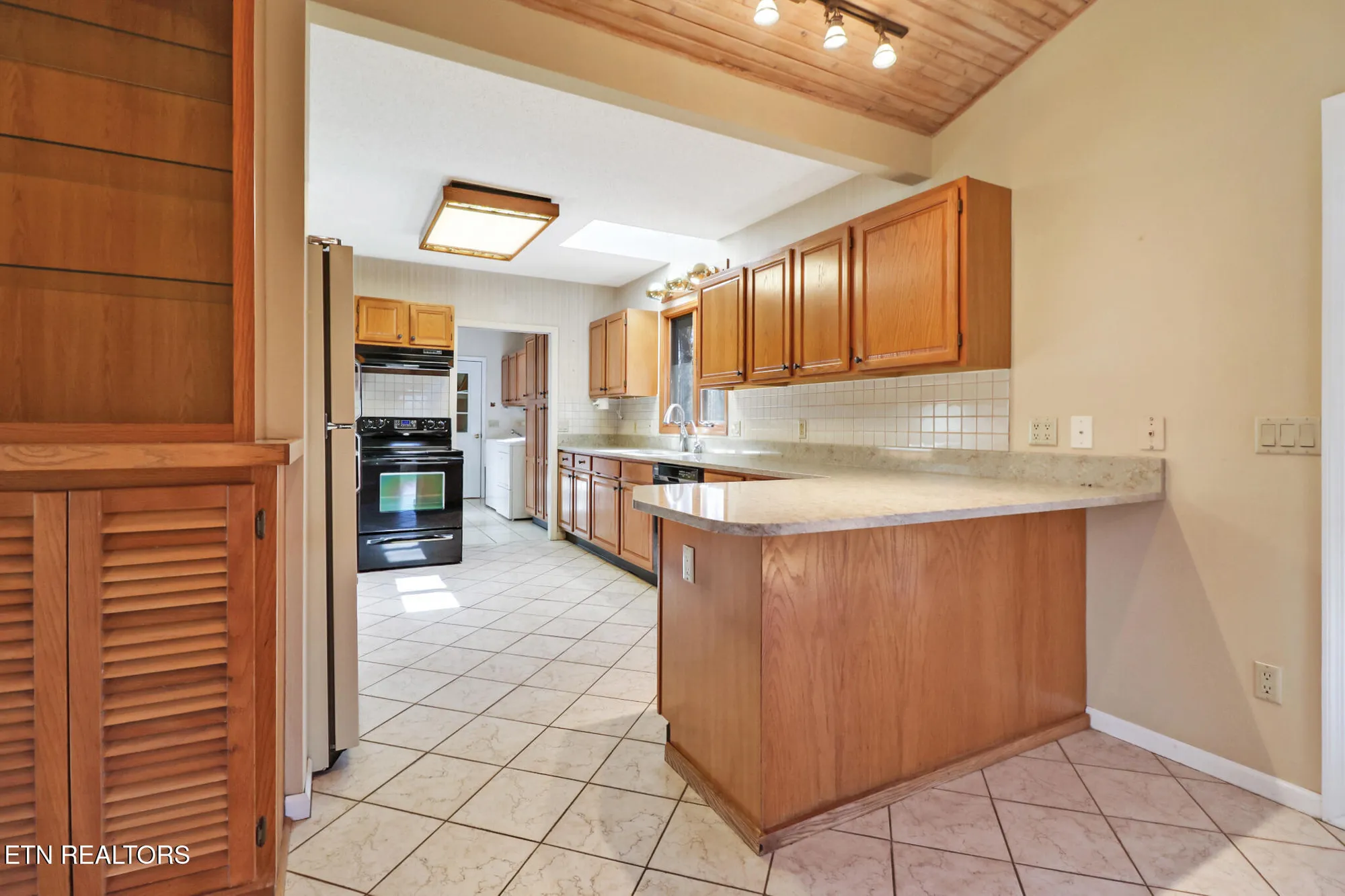 Property Slideshow image 13 of 55 | 230 amherst ln, Crossville, TN, 38558