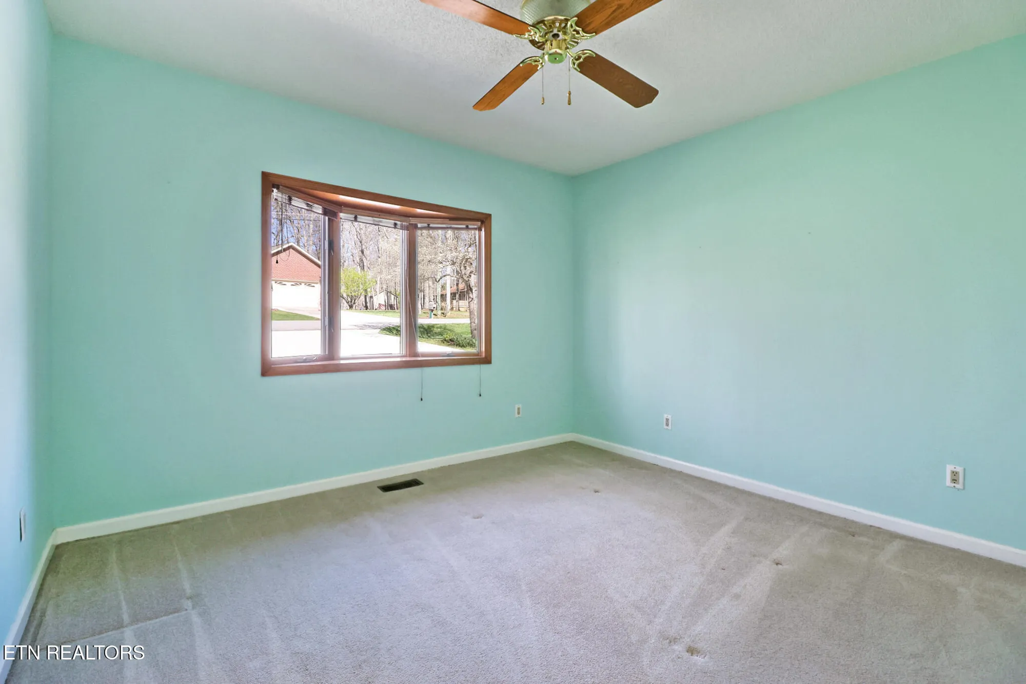 Property Slideshow image 27 of 55 | 230 amherst ln, Crossville, TN, 38558