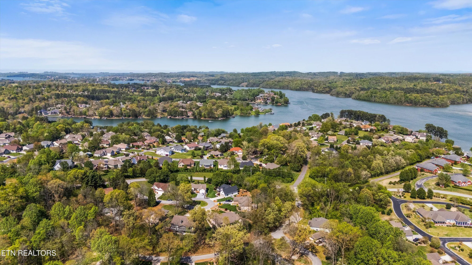 Property Slideshow image 33 of 48 | 102 chaloni ln, Loudon, TN, 37774