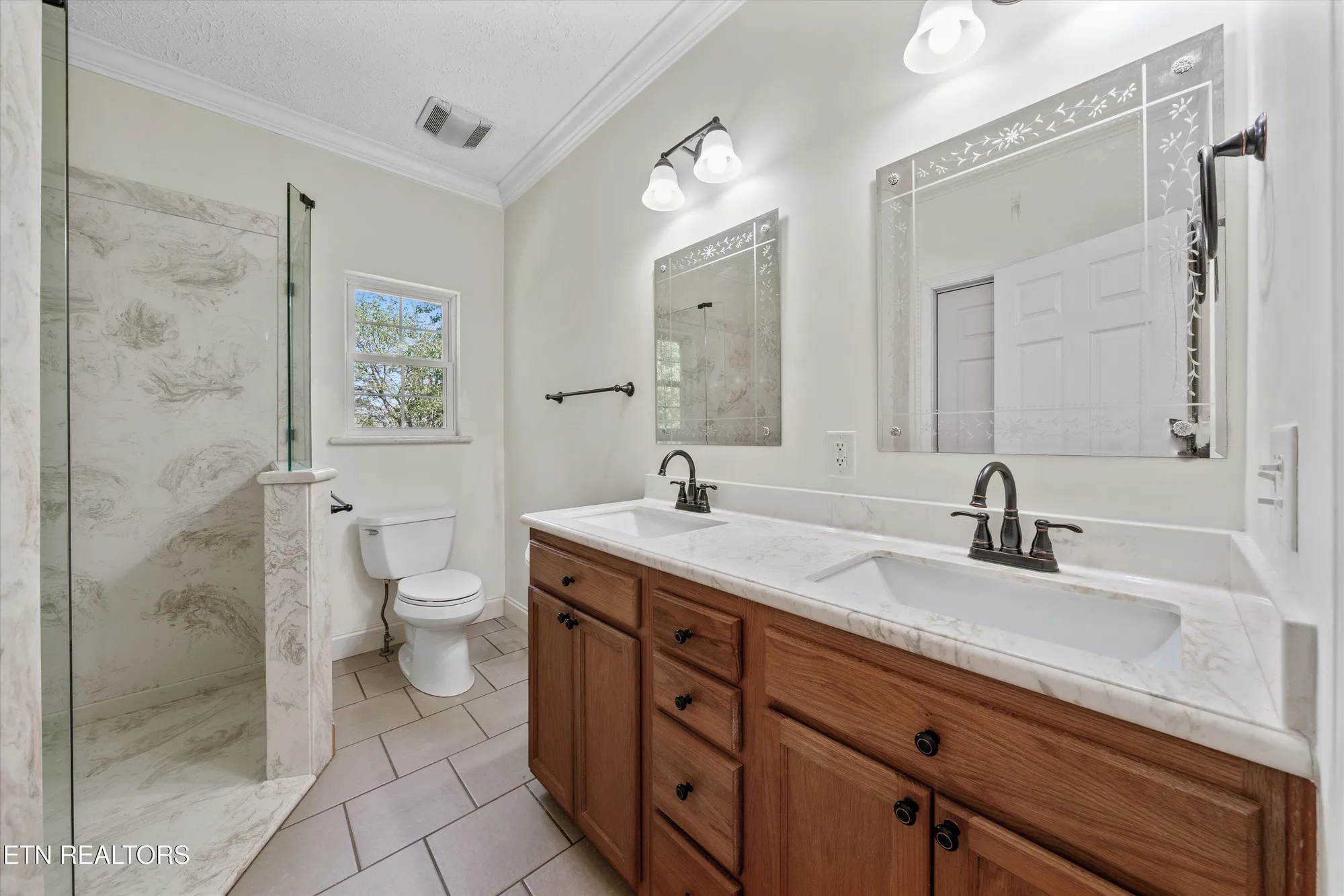 Property Slideshow image 25 of 48 | 102 chaloni ln, Loudon, TN, 37774