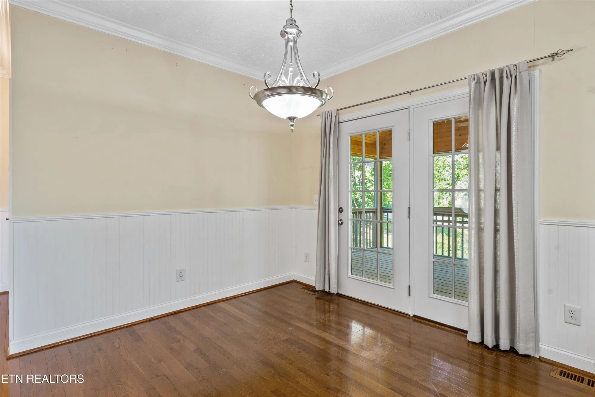 Property Slideshow image 8 of 48 | 102 chaloni ln, Loudon, TN, 37774