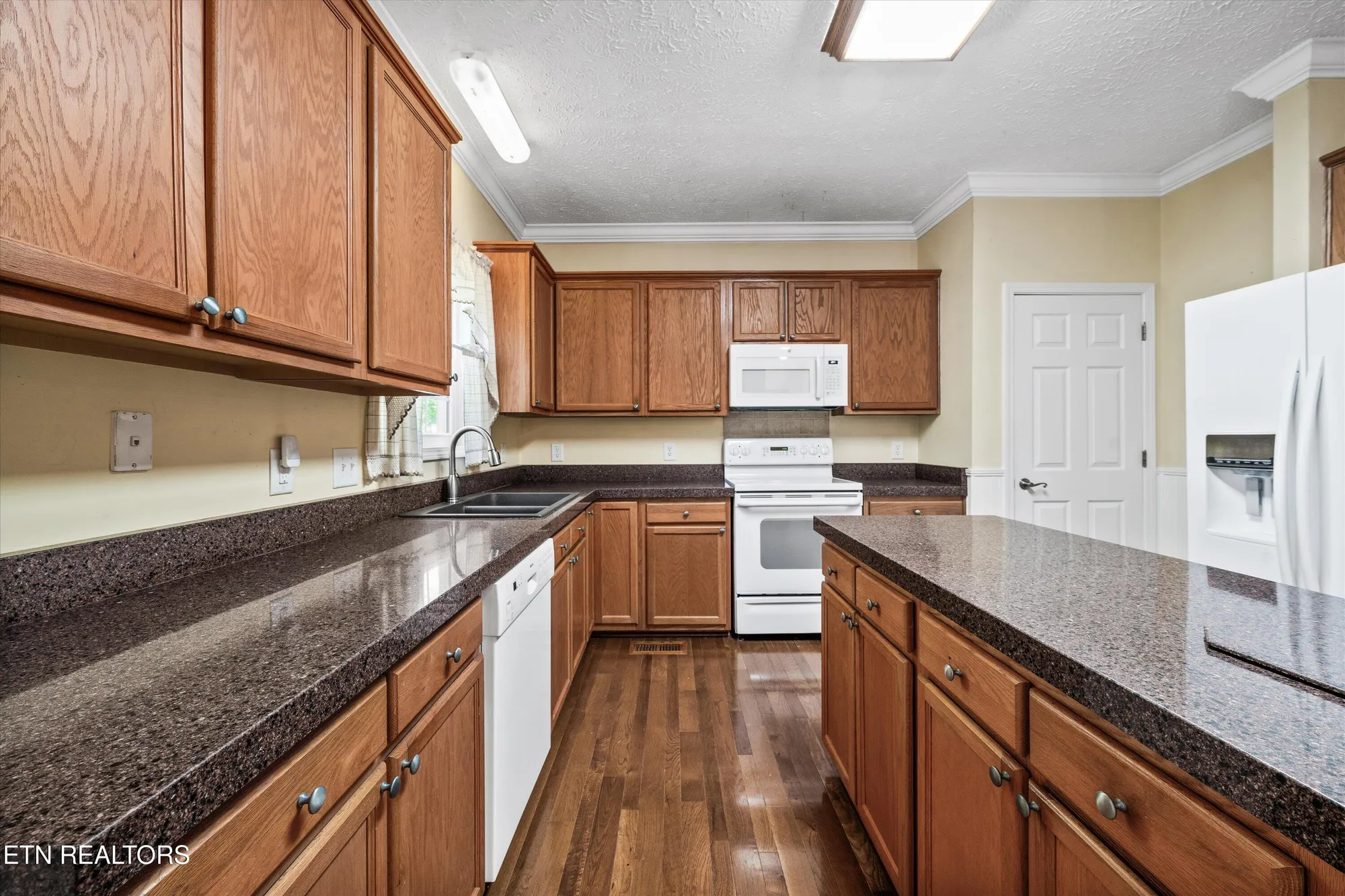 Property Slideshow image 13 of 48 | 102 chaloni ln, Loudon, TN, 37774