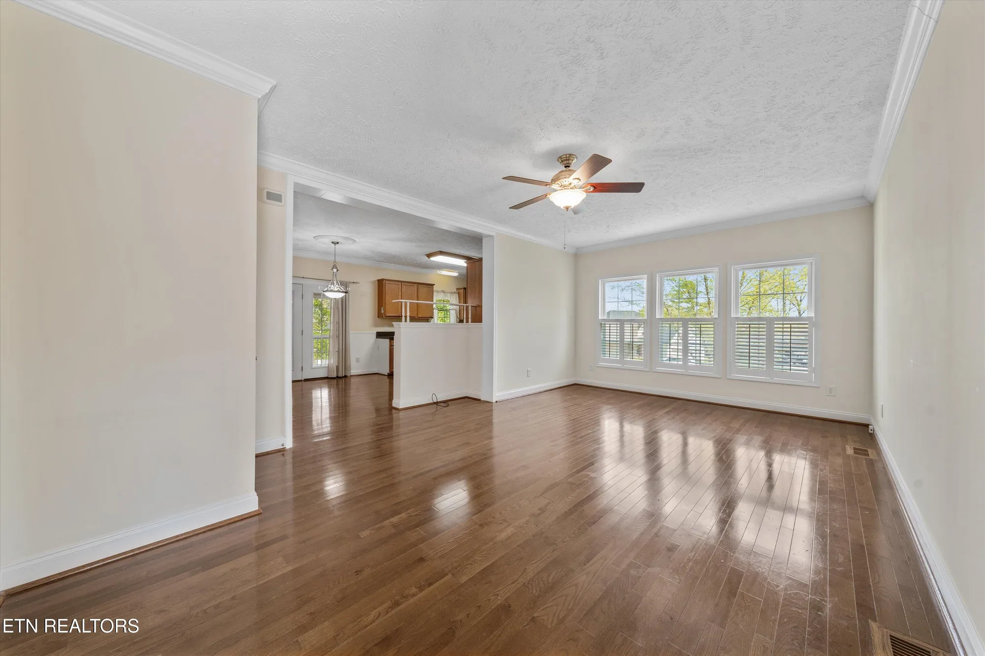 Property Slideshow image 6 of 48 | 102 chaloni ln, Loudon, TN, 37774