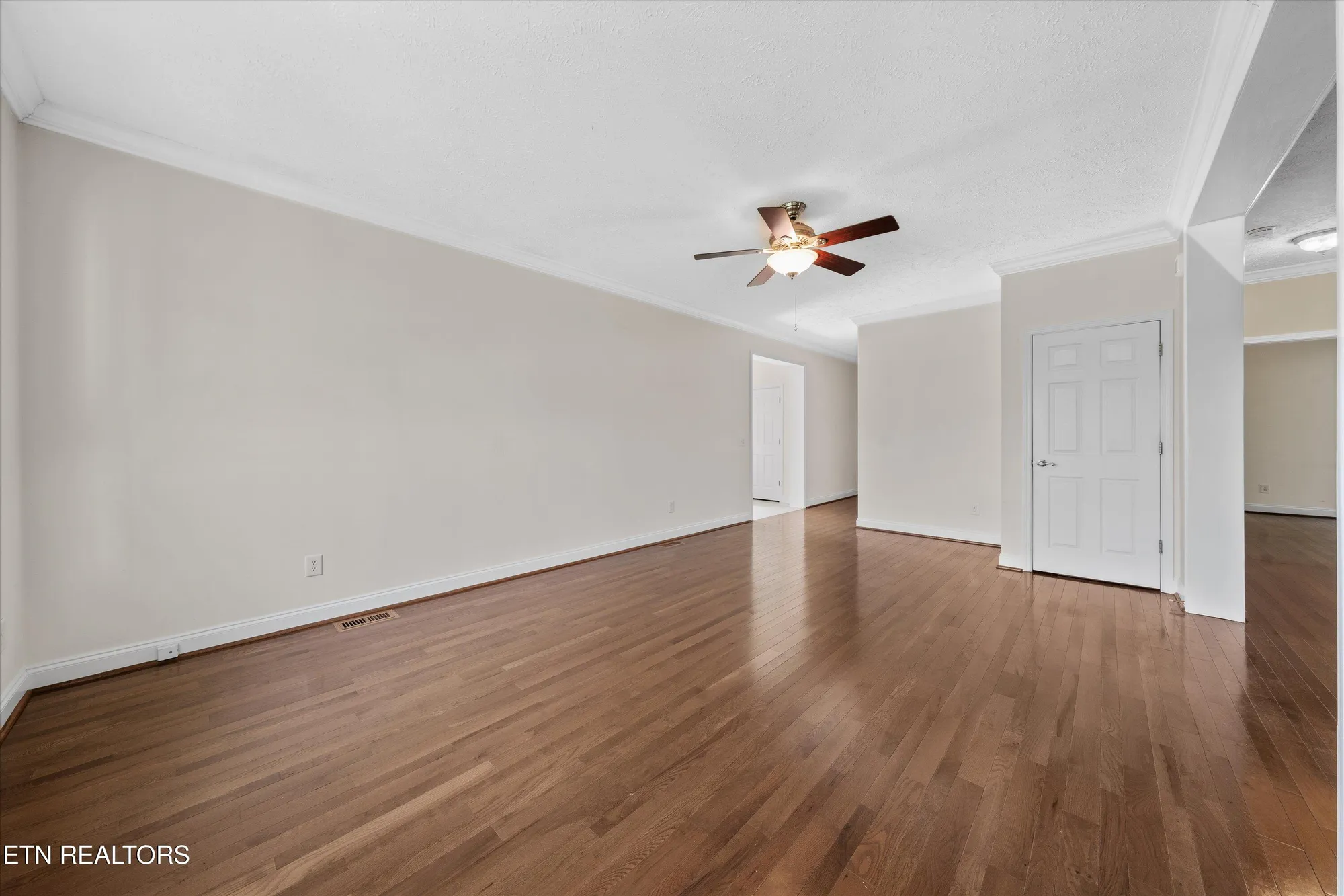 Property Slideshow image 7 of 48 | 102 chaloni ln, Loudon, TN, 37774