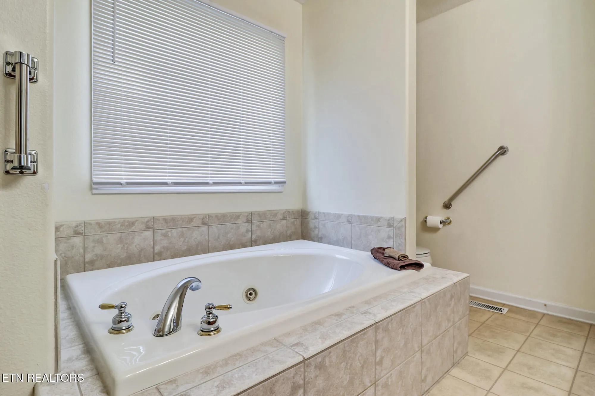 Property Slideshow image 24 of 39 | 222 pomeroy dr, Crossville, TN, 38558