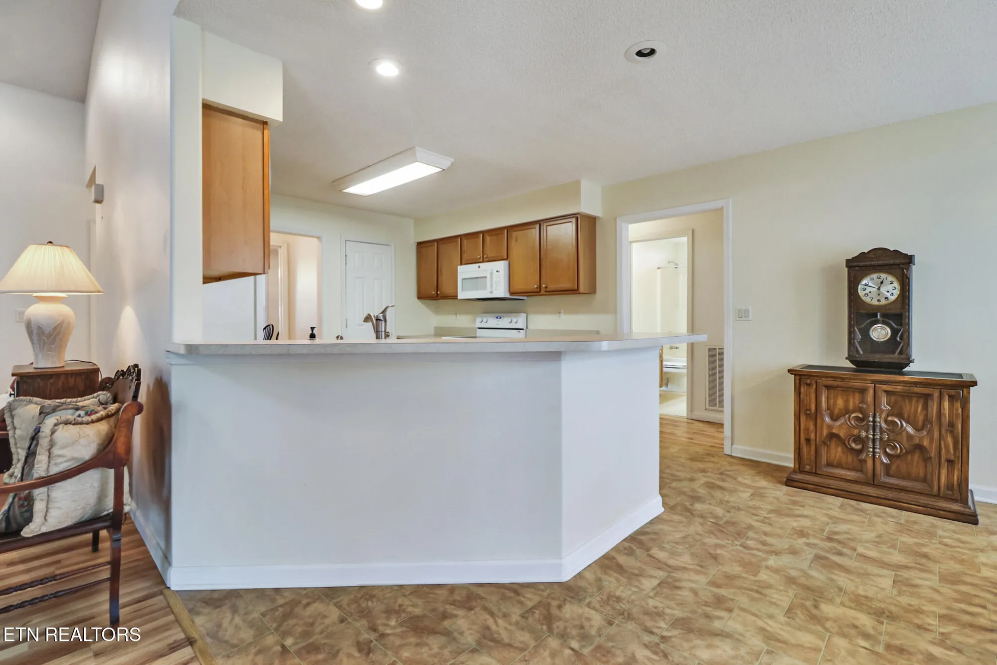Property Slideshow image 11 of 39 | 222 pomeroy dr, Crossville, TN, 38558
