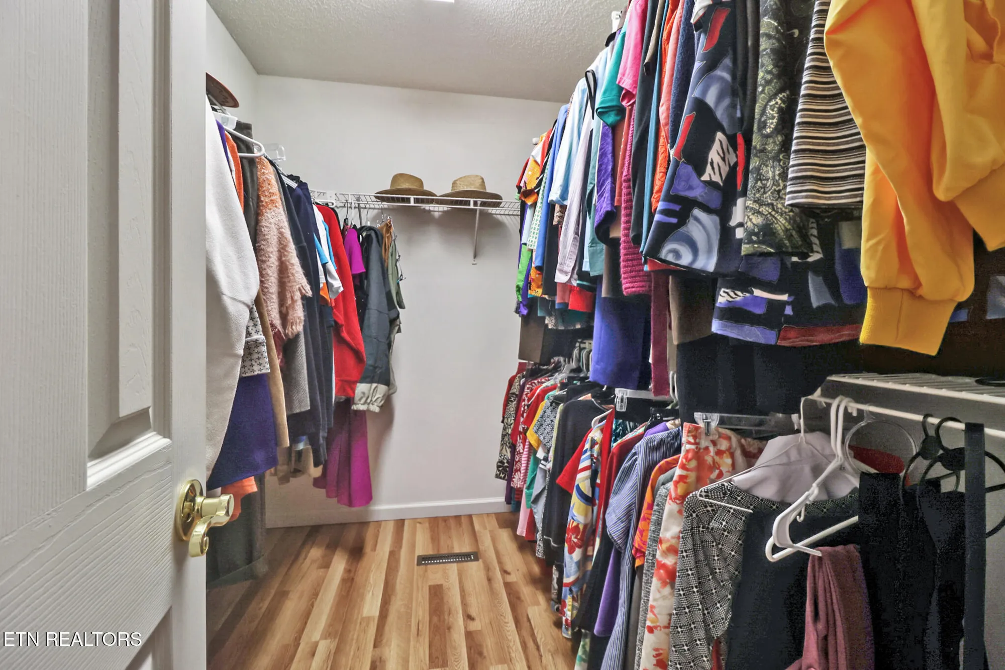 Property Slideshow image 21 of 39 | 222 pomeroy dr, Crossville, TN, 38558