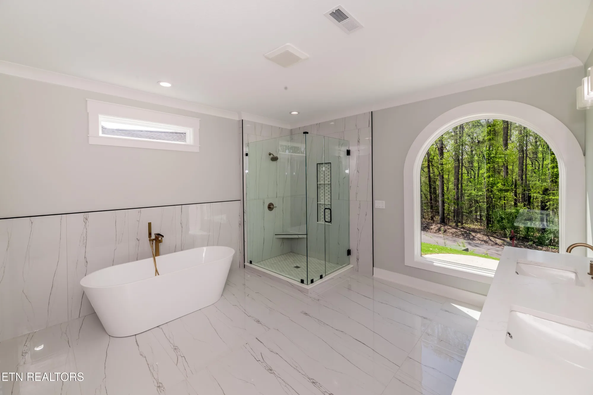 Property Slideshow image 28 of 53 | 149 kawga way, Loudon, TN, 37774