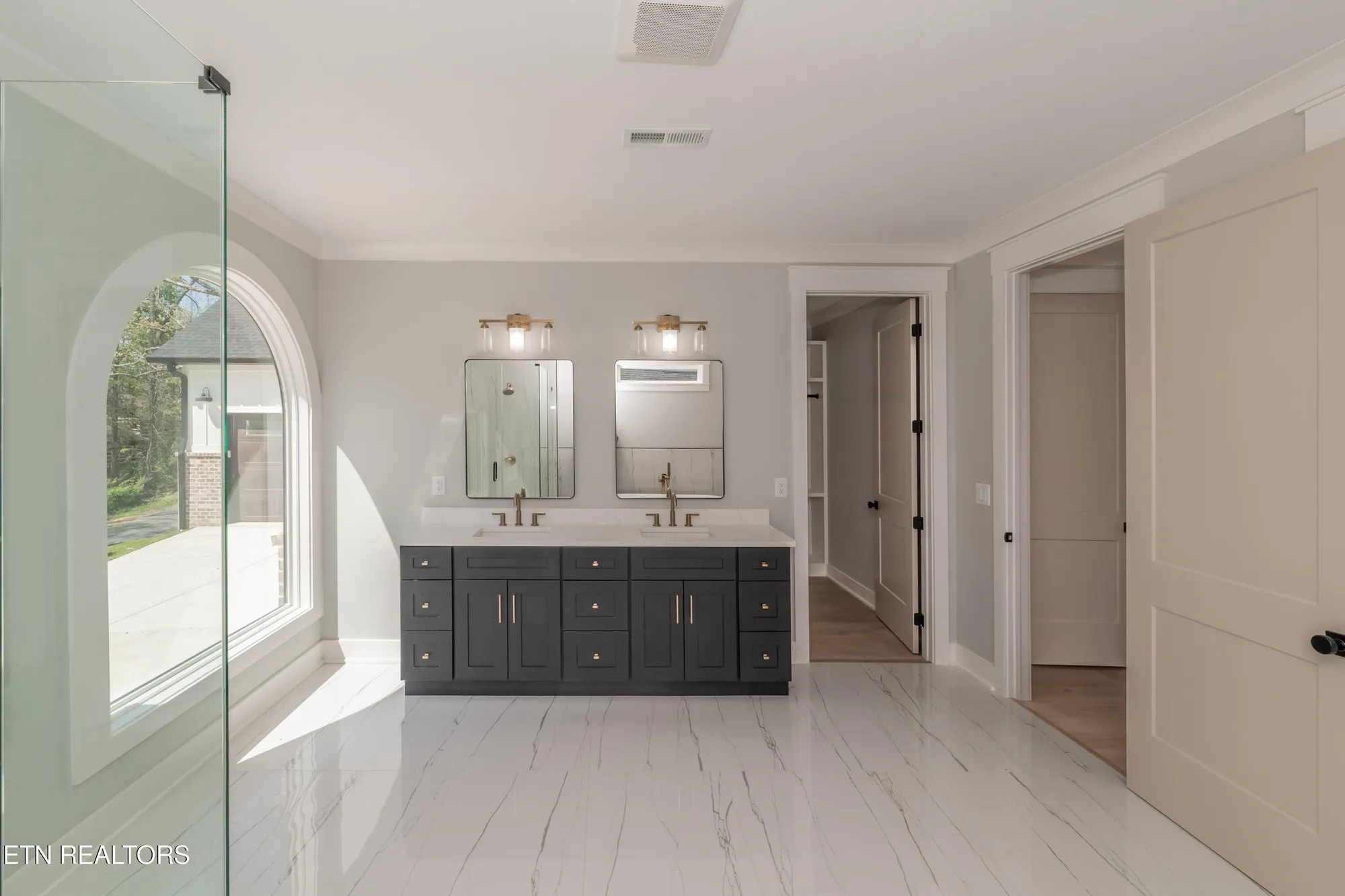 Property Slideshow image 31 of 53 | 149 kawga way, Loudon, TN, 37774