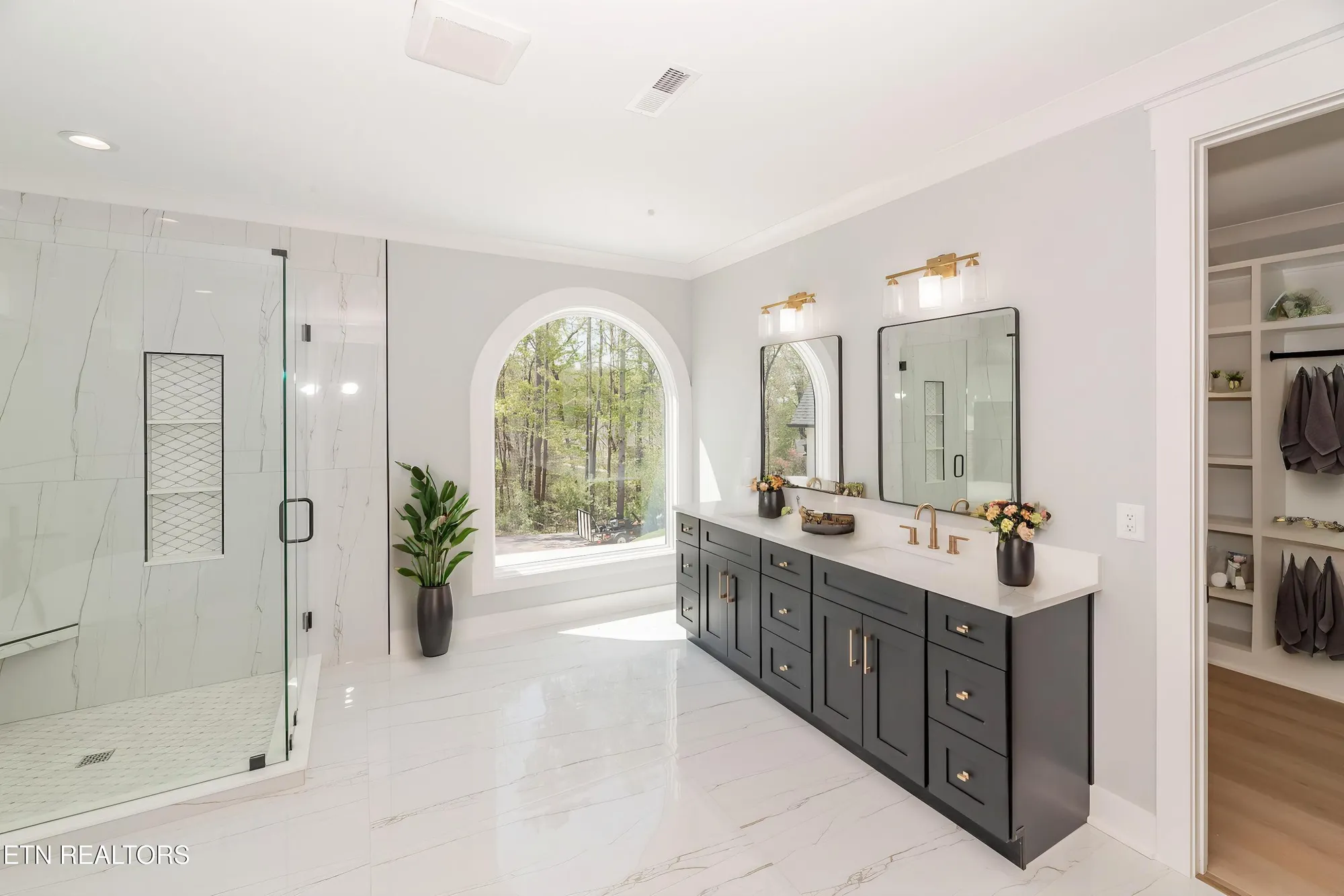 Property Slideshow image 32 of 53 | 149 kawga way, Loudon, TN, 37774