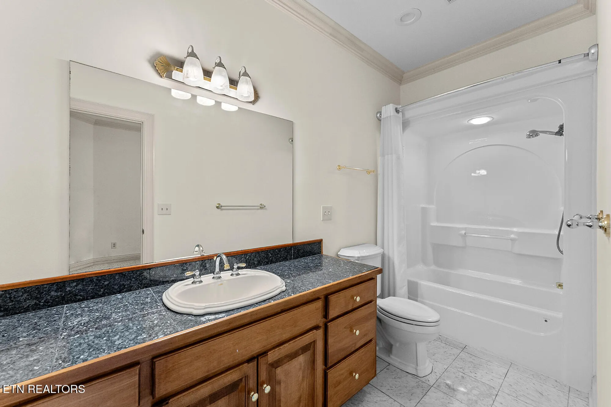 Property Slideshow image 35 of 66 | 231 chuniloti way, Loudon, TN, 37774