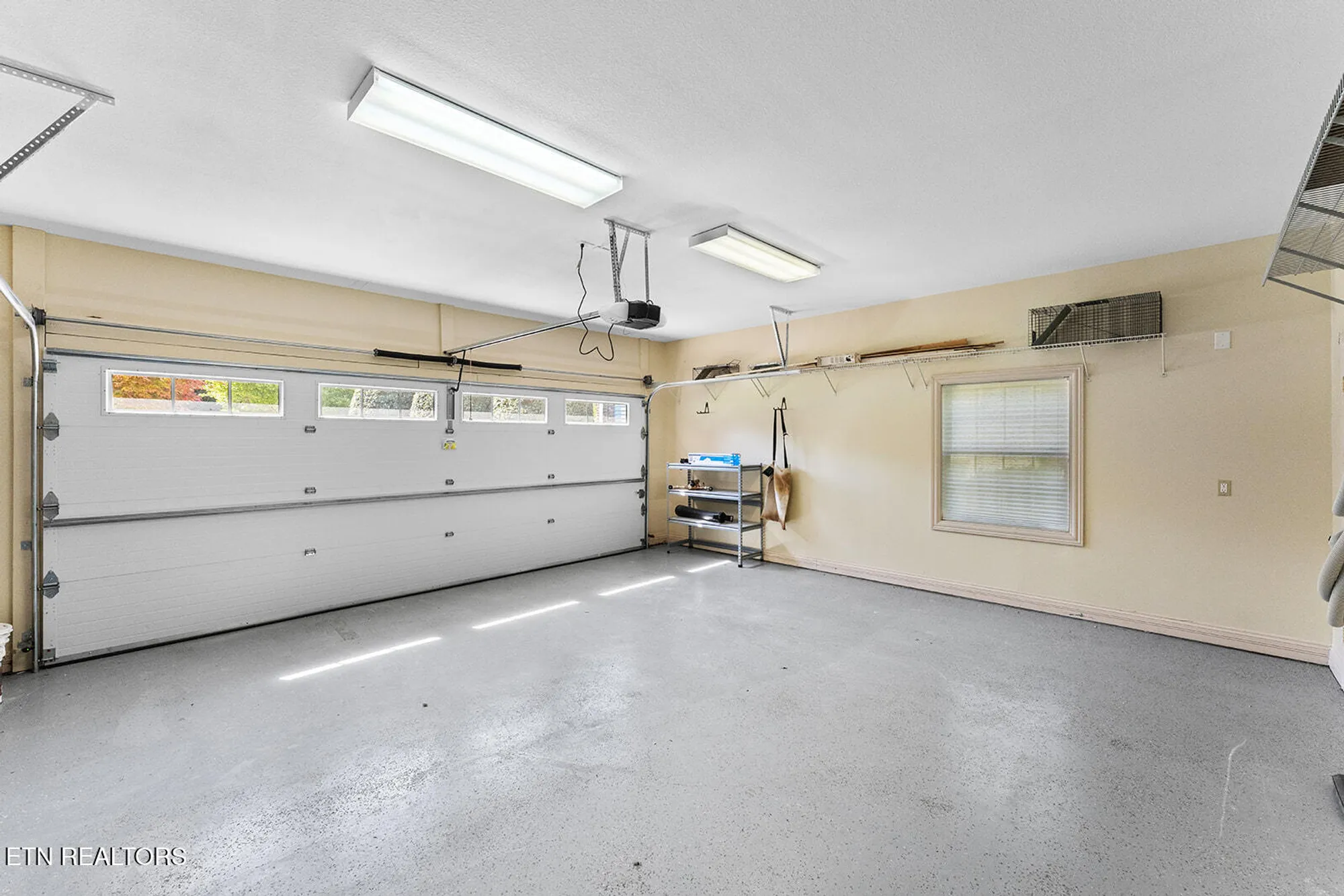 Property Slideshow image 17 of 66 | 231 chuniloti way, Loudon, TN, 37774