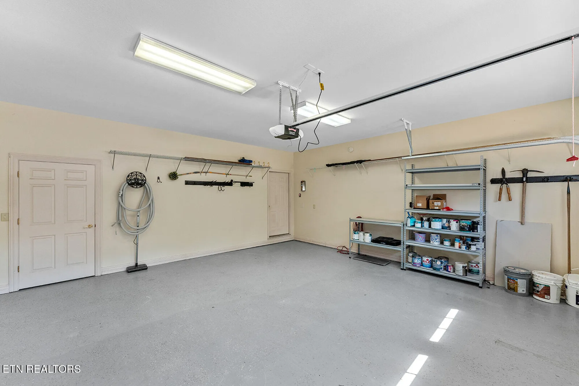 Property Slideshow image 18 of 66 | 231 chuniloti way, Loudon, TN, 37774