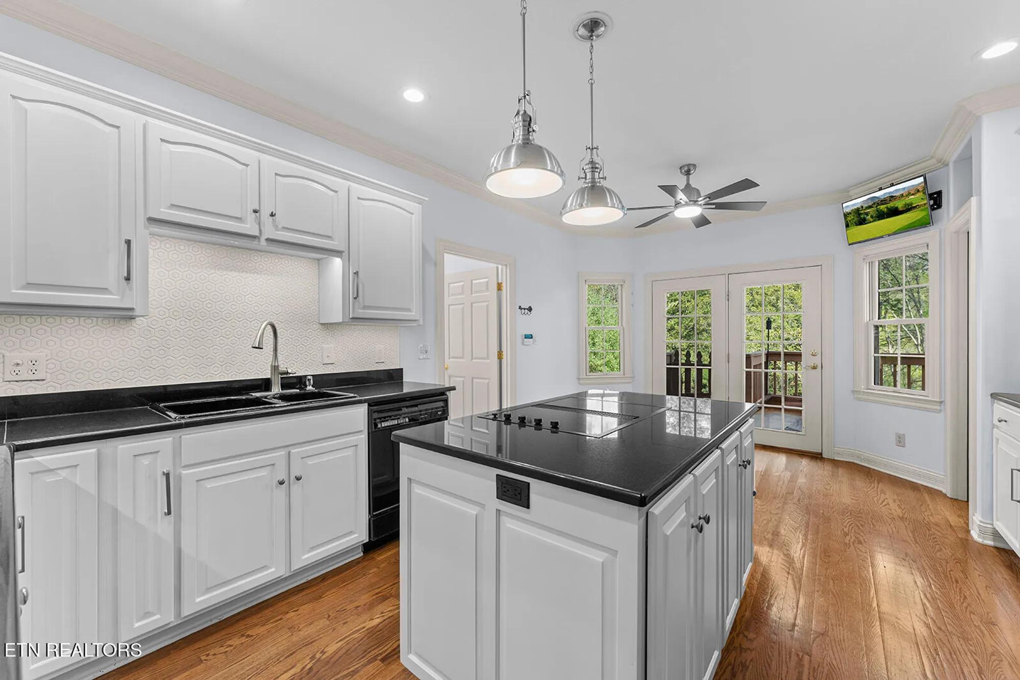 Property Slideshow image 20 of 66 | 231 chuniloti way, Loudon, TN, 37774