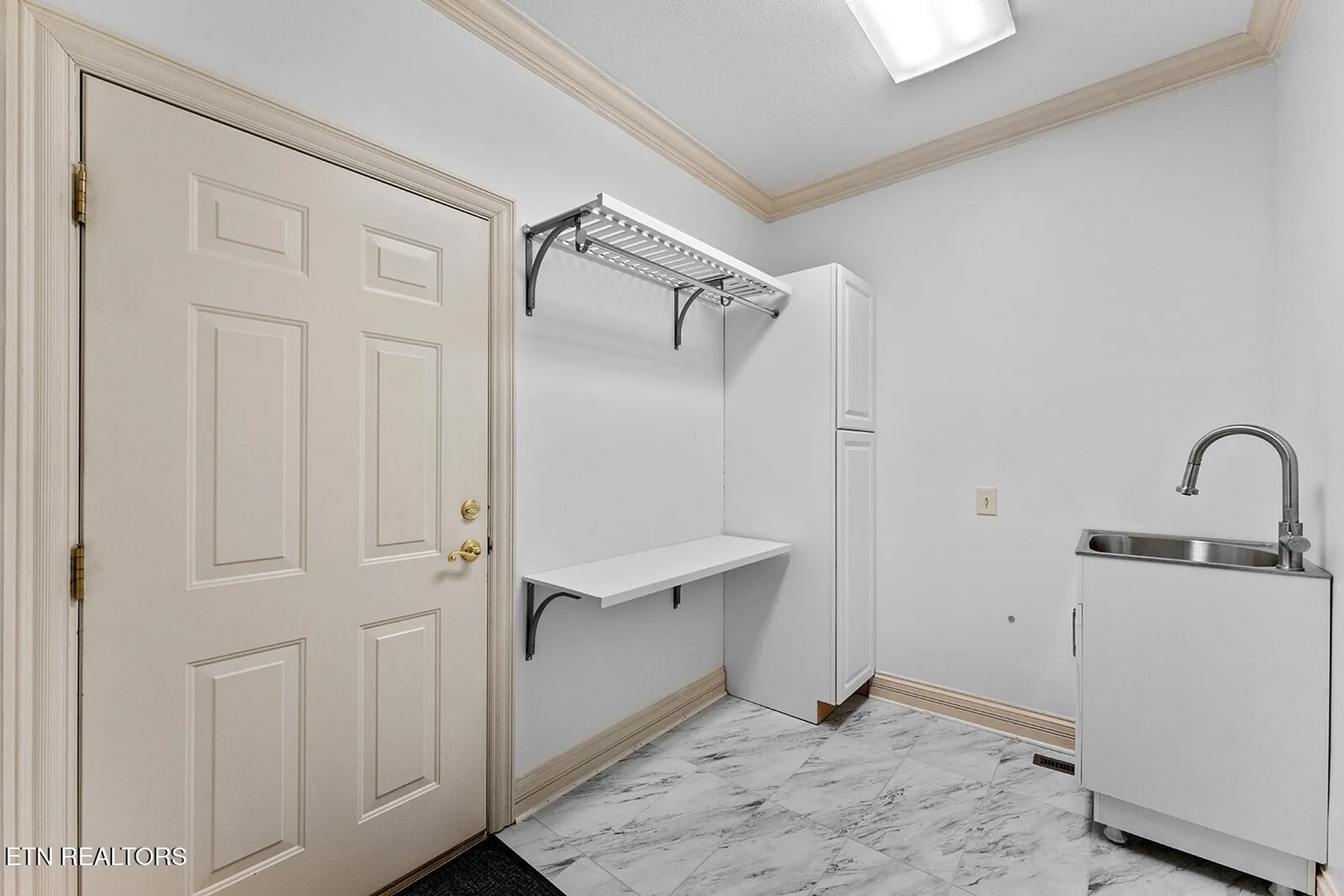 Property Slideshow image 16 of 66 | 231 chuniloti way, Loudon, TN, 37774