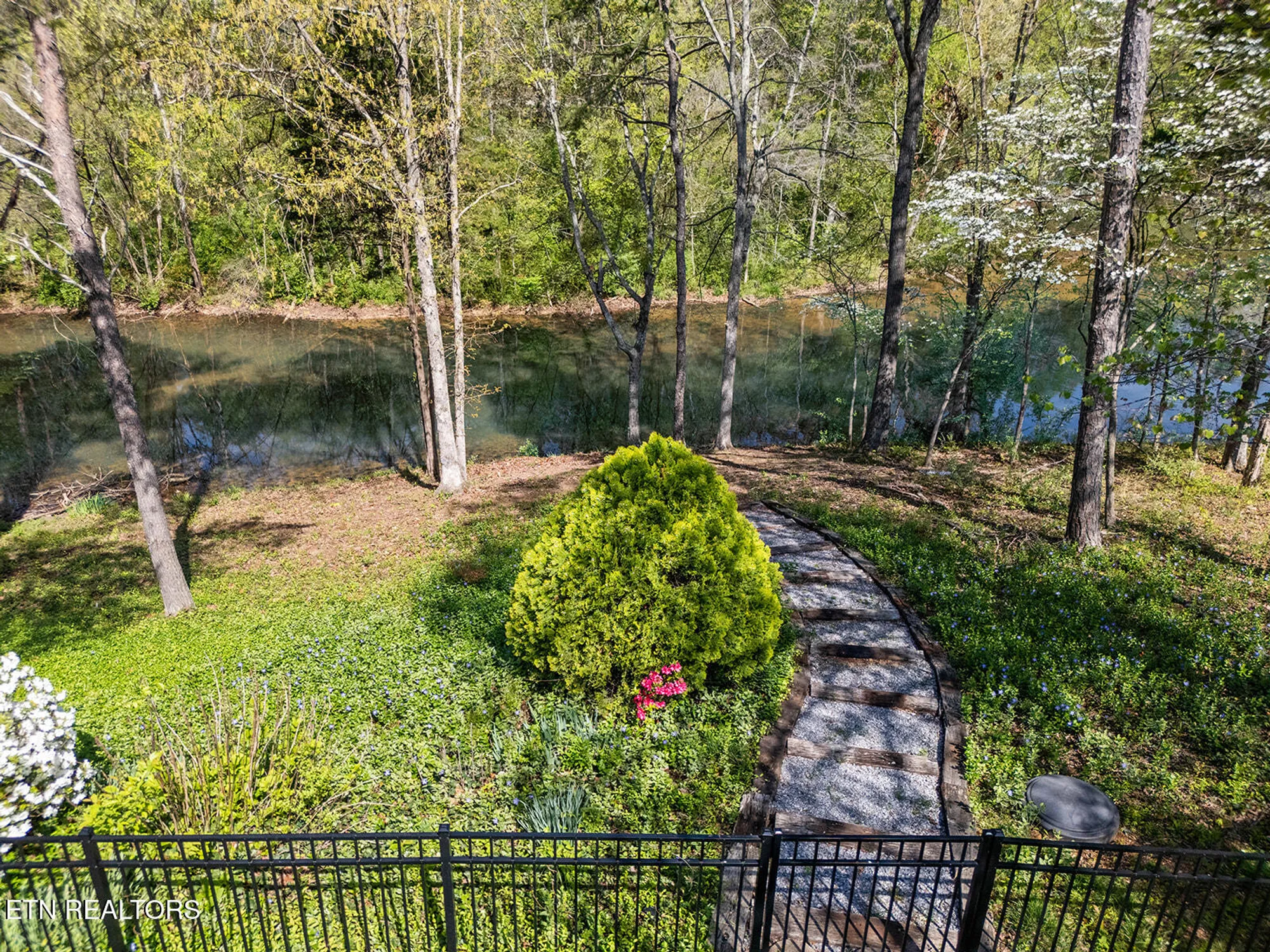 Property Slideshow image 54 of 66 | 231 chuniloti way, Loudon, TN, 37774