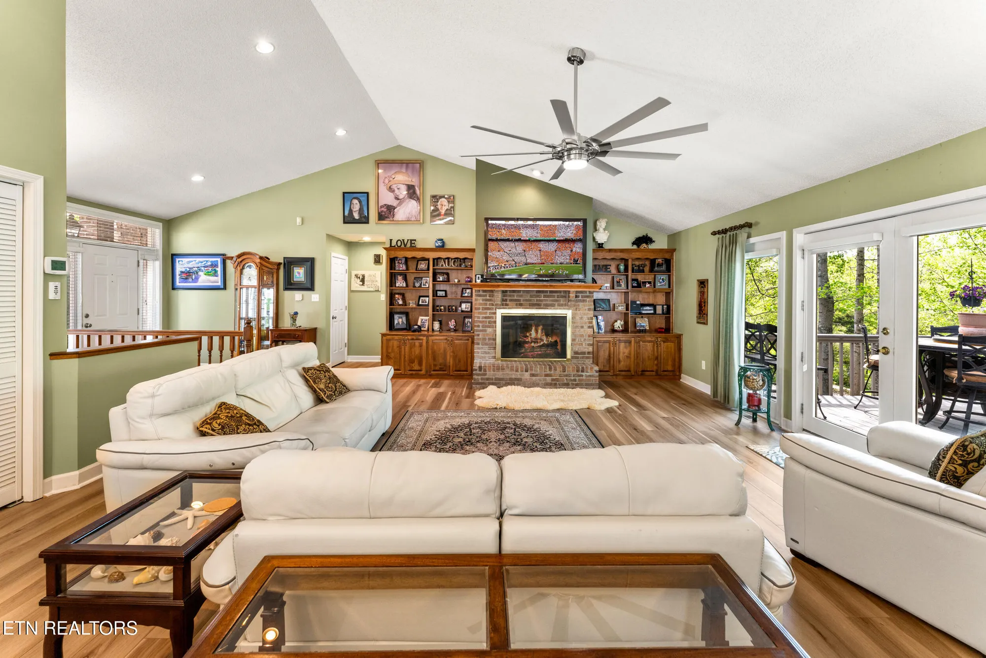 Property Slideshow image 5 of 59 | 106 tecumseh ln, Loudon, TN, 37774