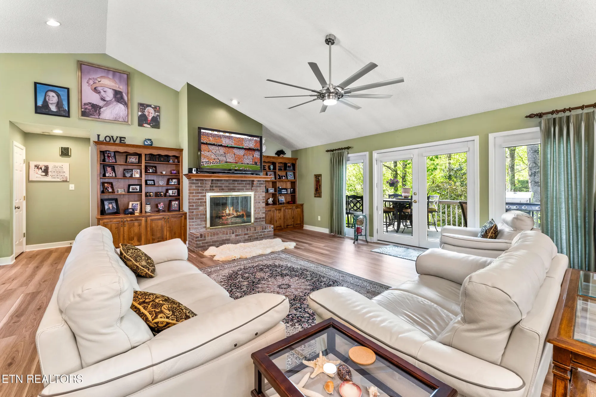 Property Slideshow image 6 of 59 | 106 tecumseh ln, Loudon, TN, 37774