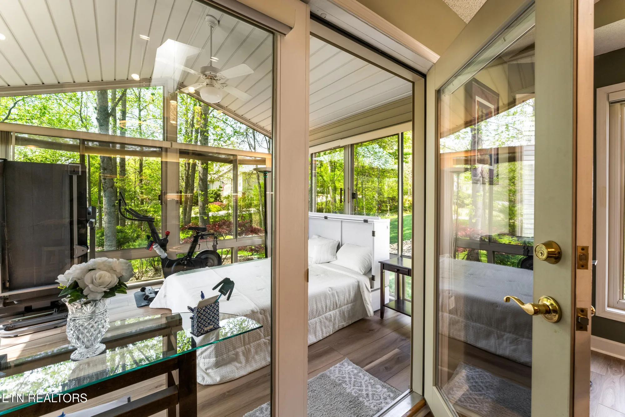 Property Slideshow image 18 of 59 | 106 tecumseh ln, Loudon, TN, 37774