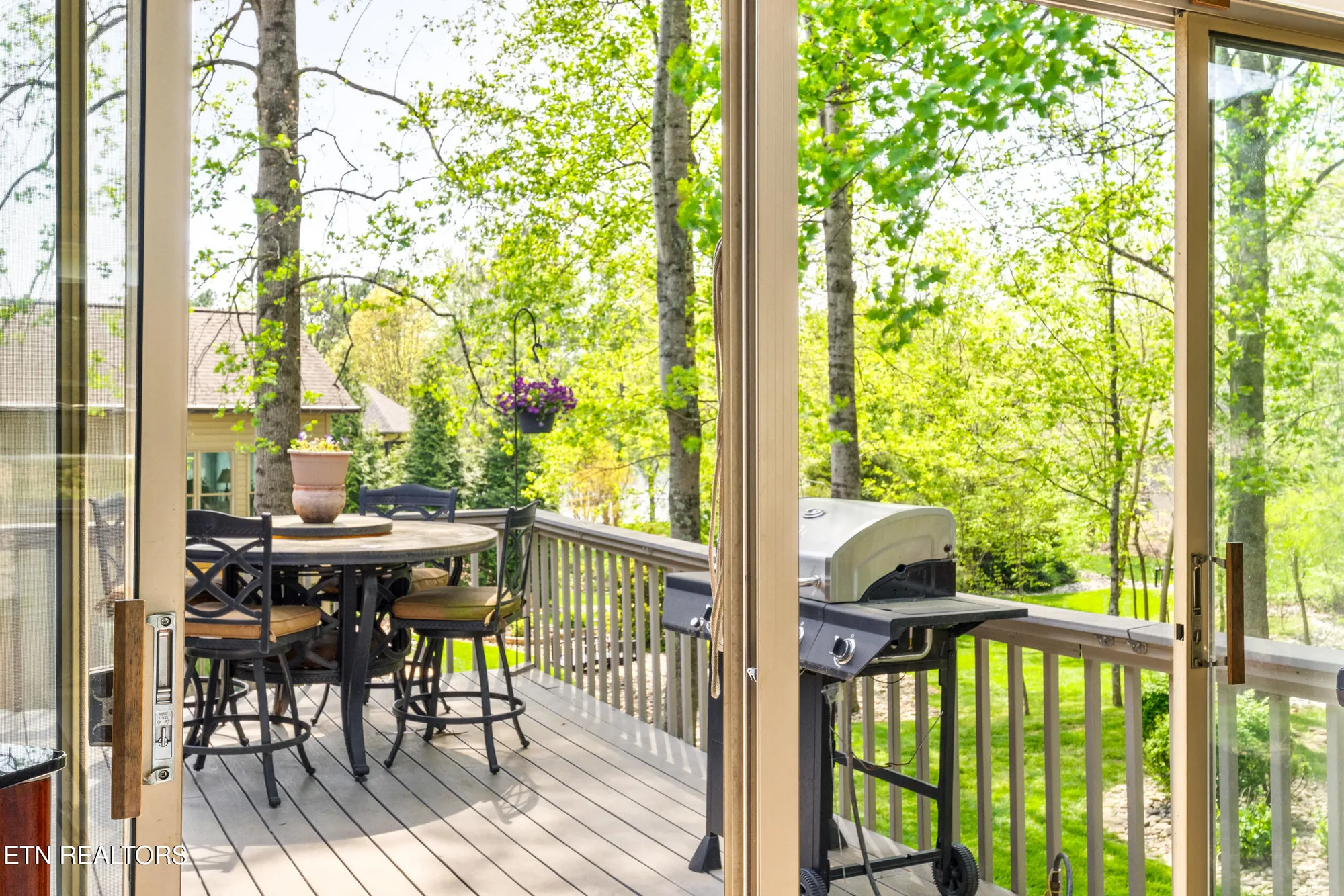 Property Slideshow image 21 of 59 | 106 tecumseh ln, Loudon, TN, 37774