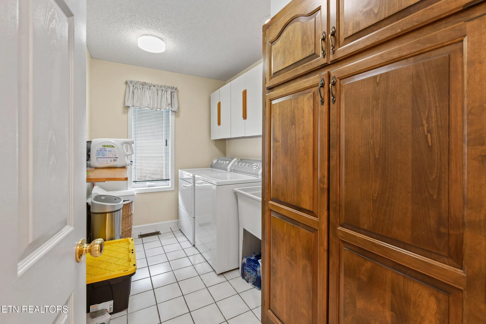 Property Slideshow image 25 of 59 | 106 tecumseh ln, Loudon, TN, 37774