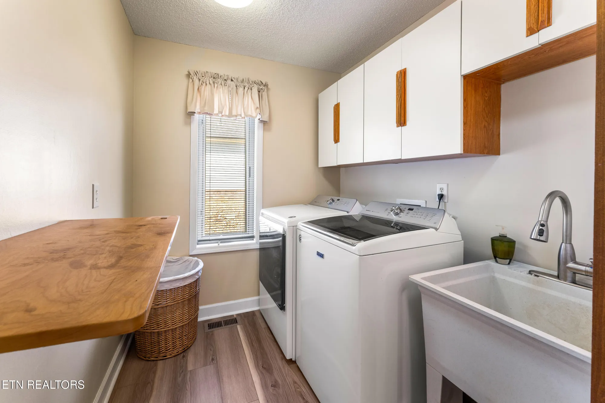 Property Slideshow image 42 of 59 | 106 tecumseh ln, Loudon, TN, 37774