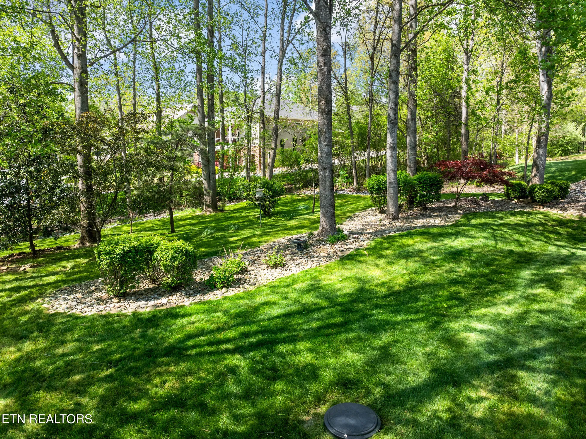 Property Slideshow image 46 of 59 | 106 tecumseh ln, Loudon, TN, 37774