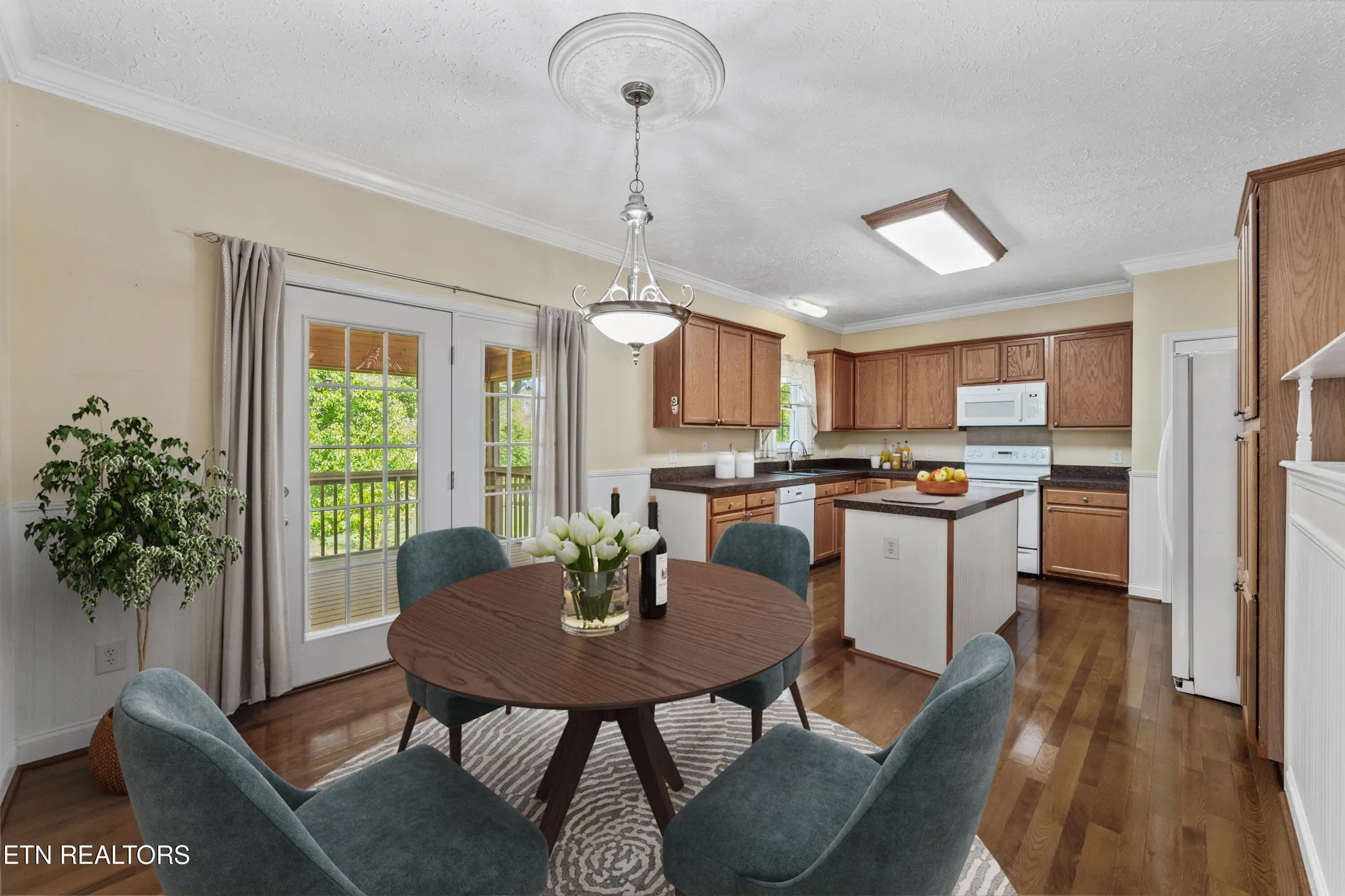 Property Slideshow image 9 of 48 | 102 chaloni ln, Loudon, TN, 37774