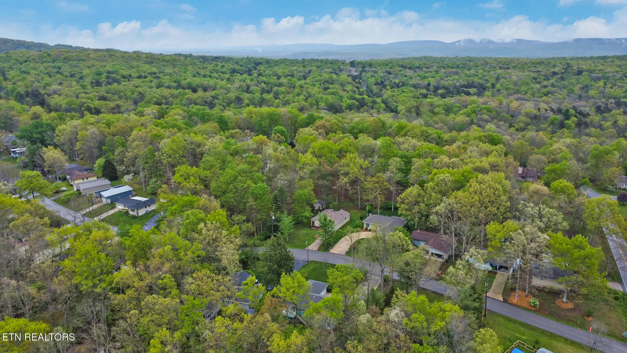 Property Slideshow image 40 of 42 | 105 lakeshire dr, Crossville, TN, 38558