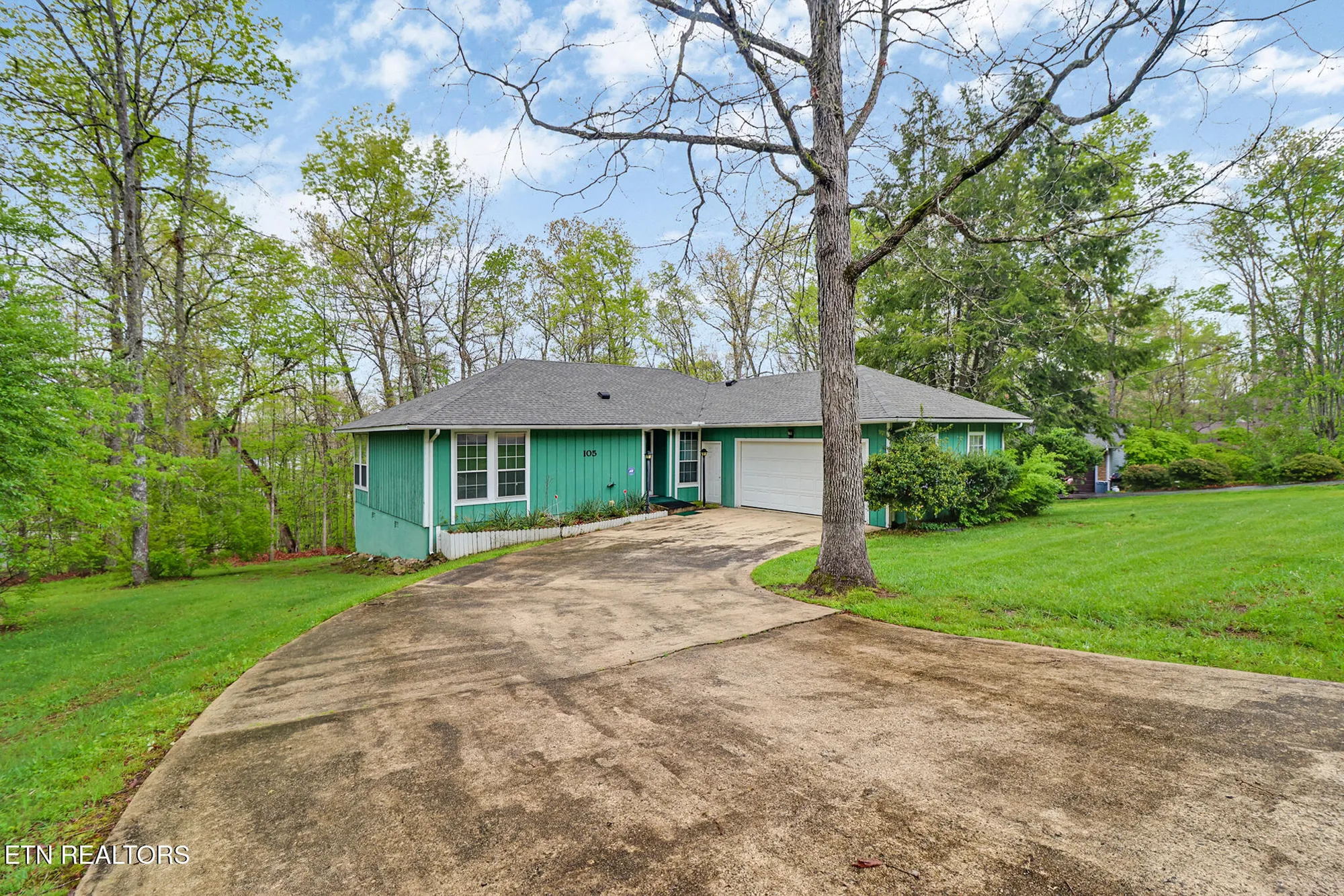 Property Slideshow image 31 of 42 | 105 lakeshire dr, Crossville, TN, 38558