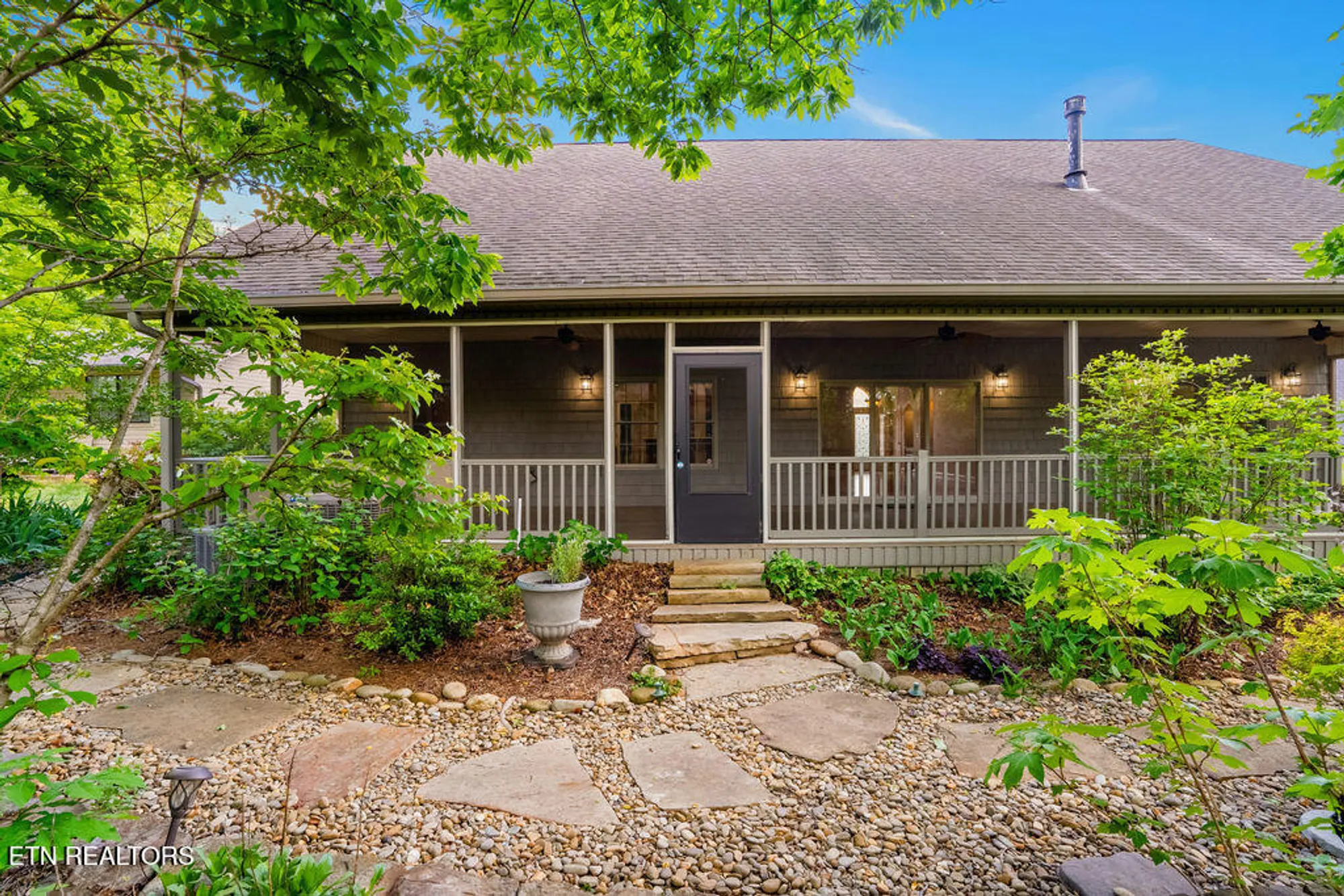 Property Slideshow image 30 of 37 | 118 oohleeno way, Loudon, TN, 37774