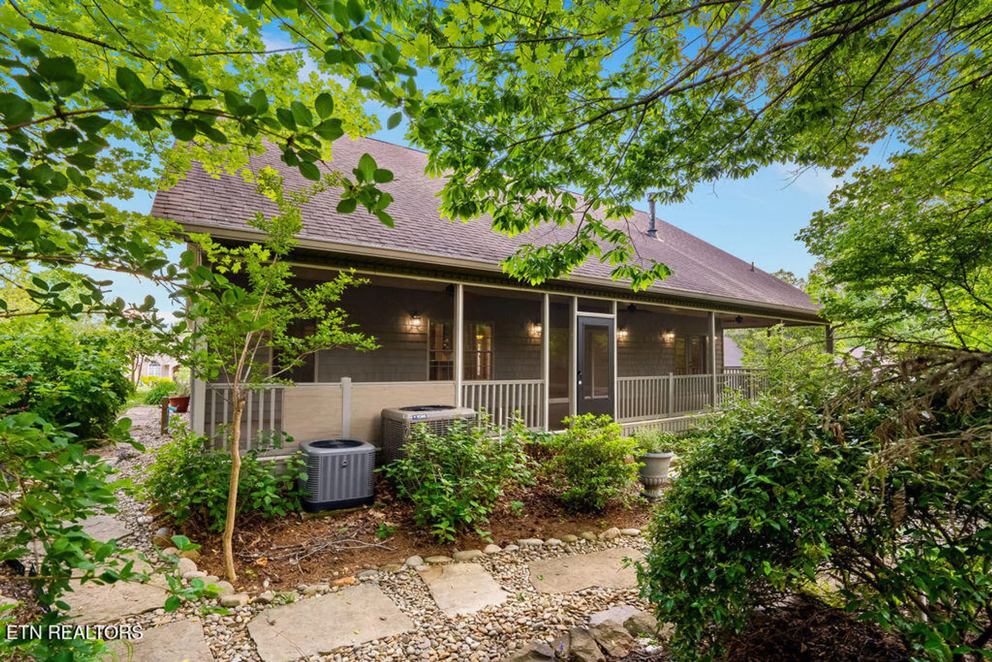 Property Slideshow image 31 of 37 | 118 oohleeno way, Loudon, TN, 37774