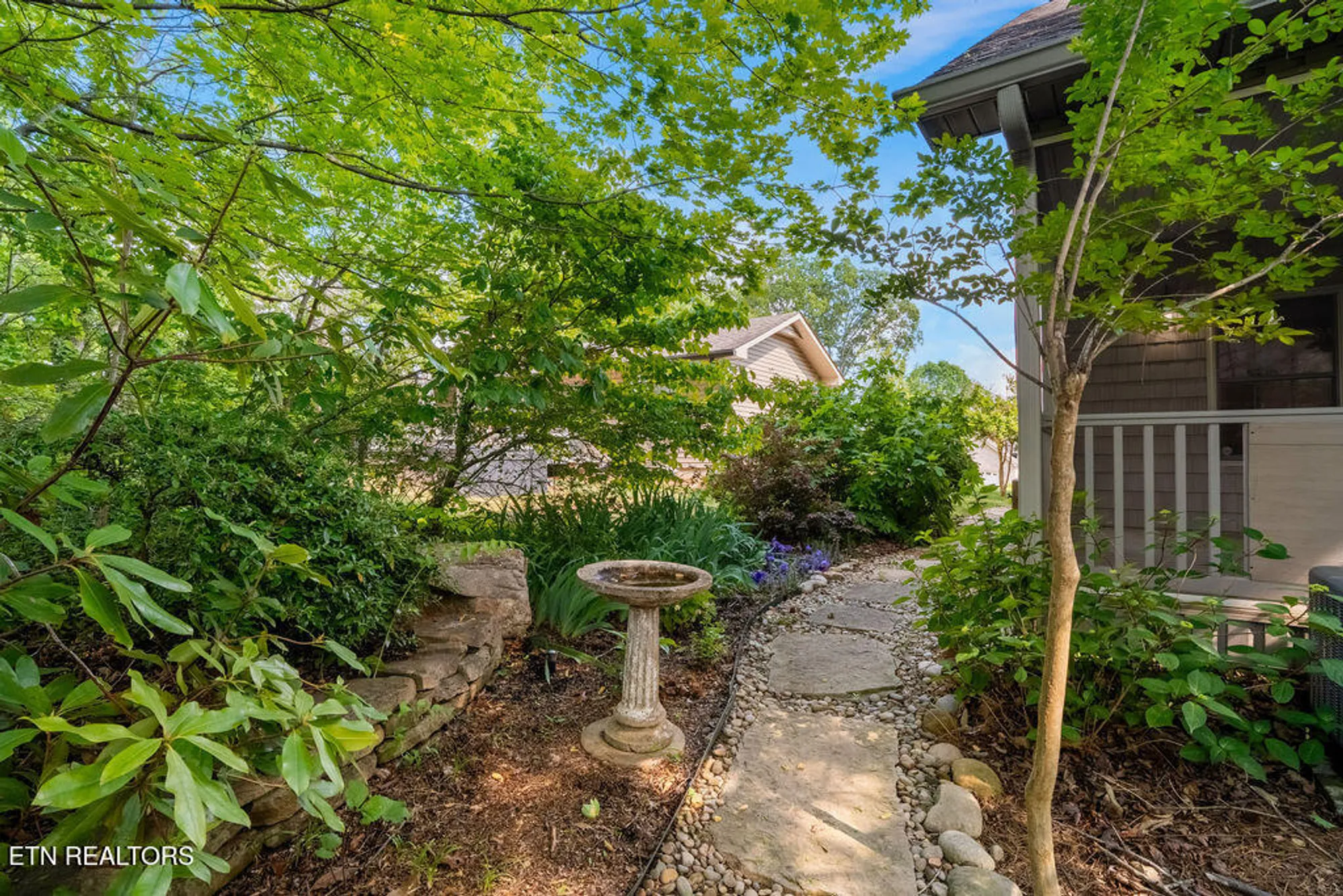 Property Slideshow image 33 of 37 | 118 oohleeno way, Loudon, TN, 37774