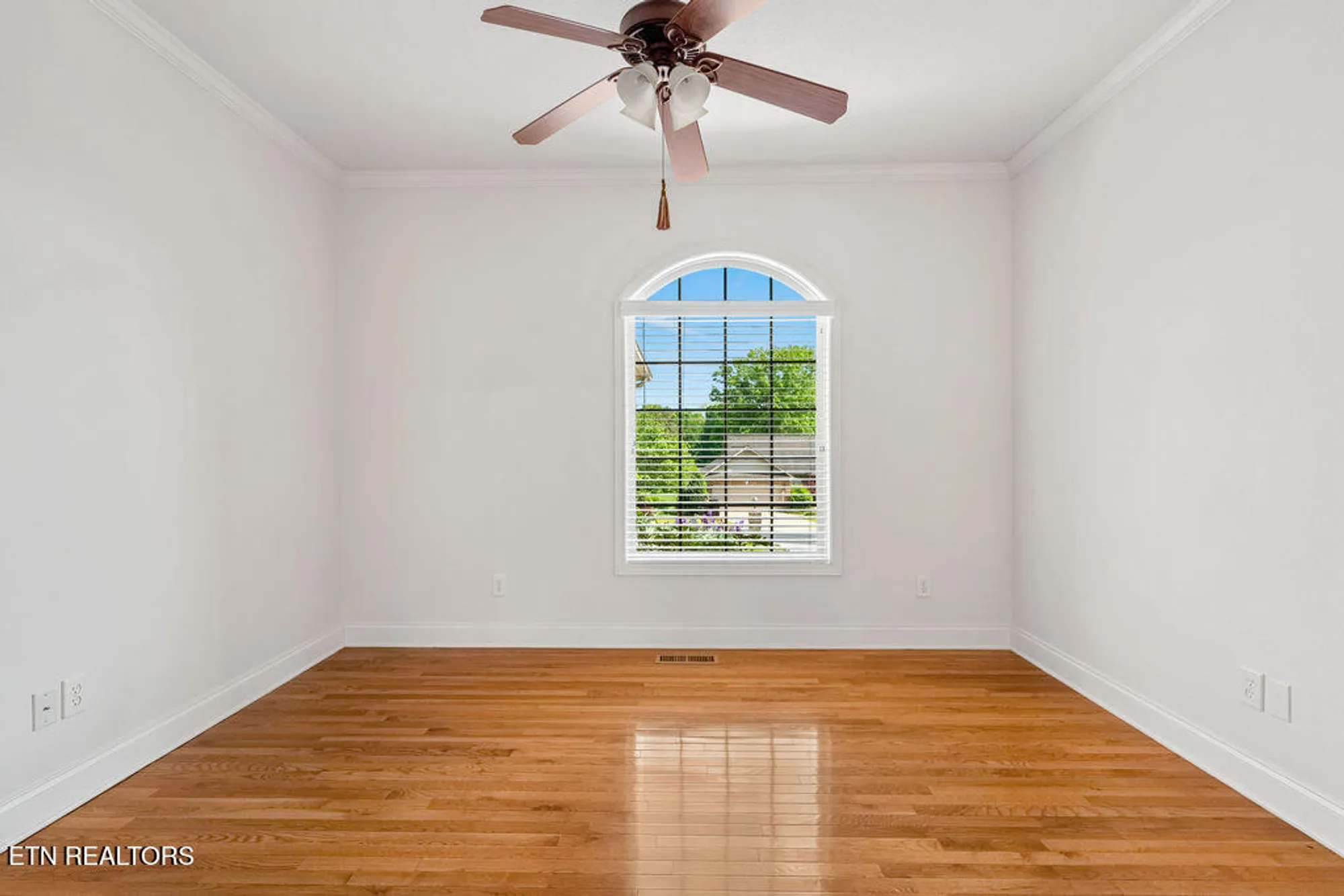 Property Slideshow image 9 of 37 | 118 oohleeno way, Loudon, TN, 37774