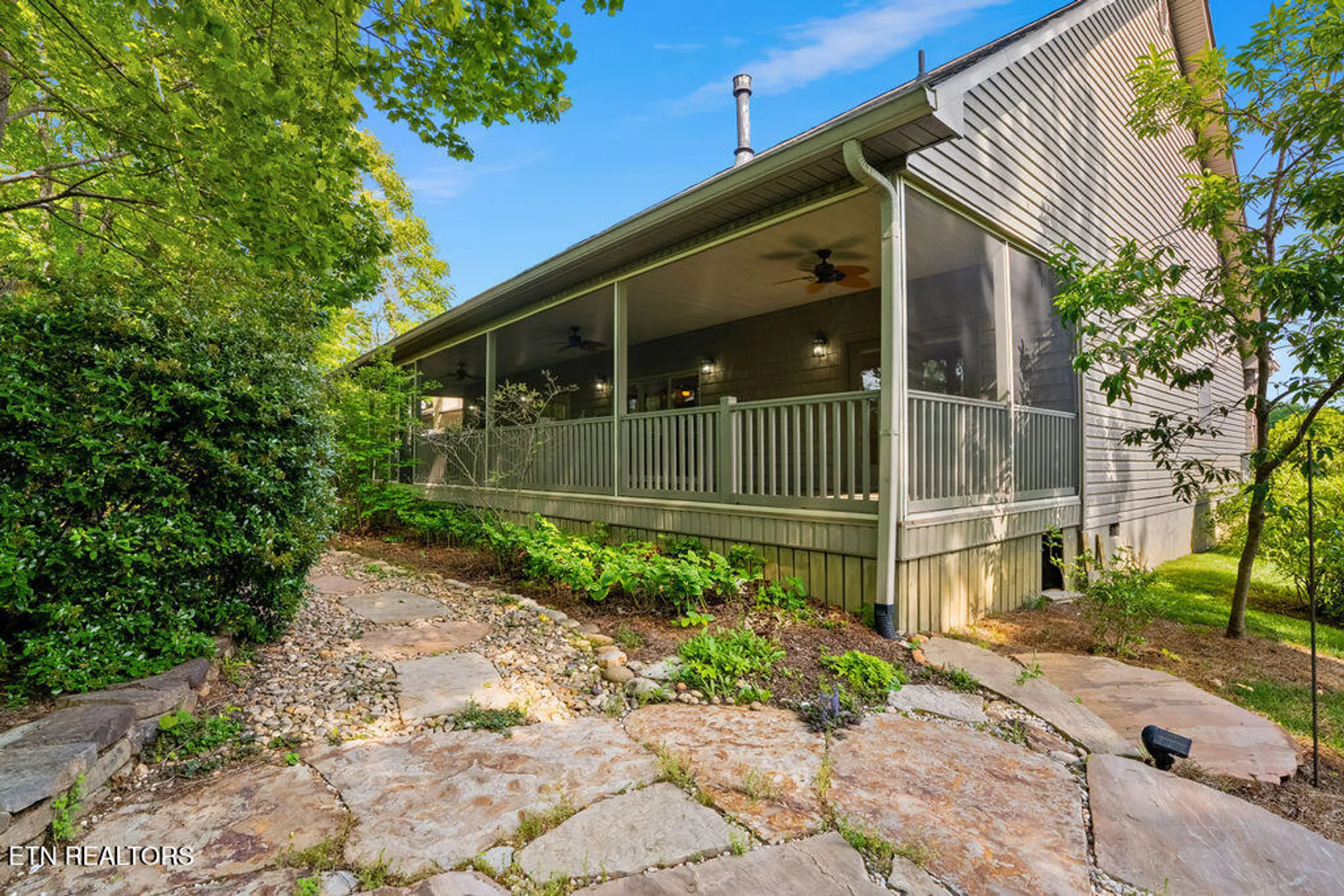 Property Slideshow image 35 of 37 | 118 oohleeno way, Loudon, TN, 37774