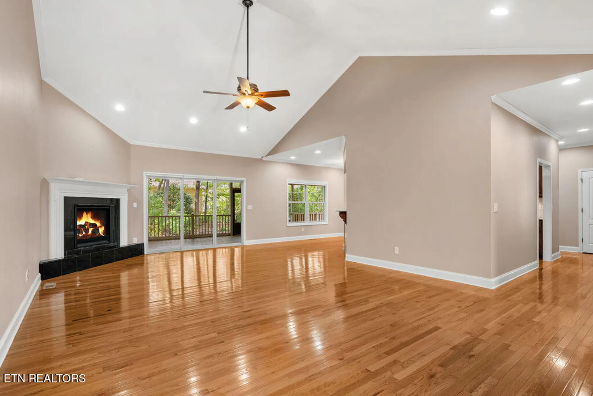 Property Slideshow image 6 of 37 | 118 oohleeno way, Loudon, TN, 37774