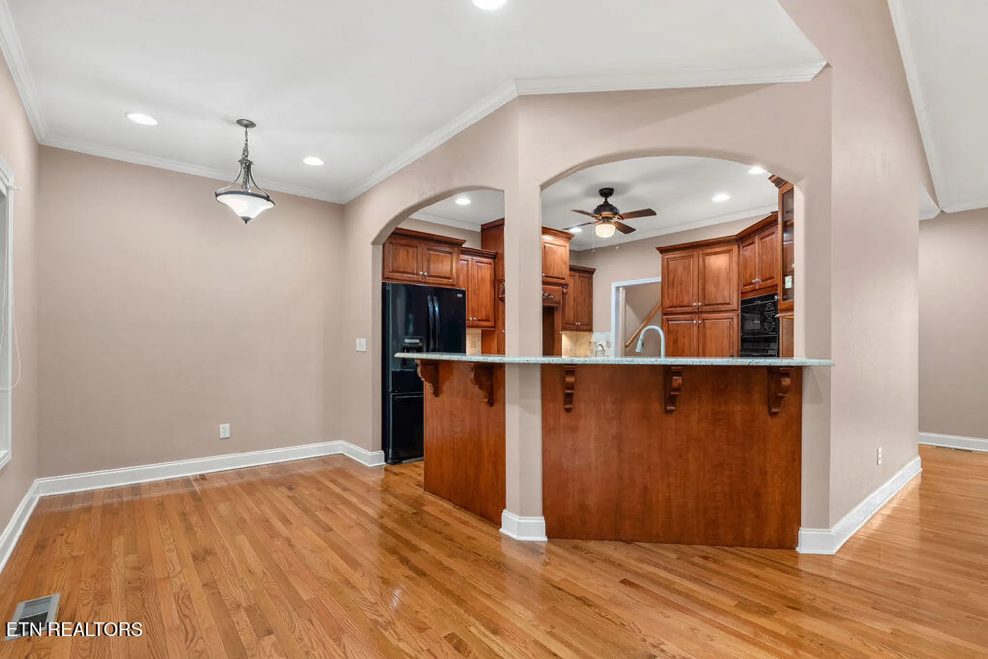 Property Slideshow image 8 of 37 | 118 oohleeno way, Loudon, TN, 37774