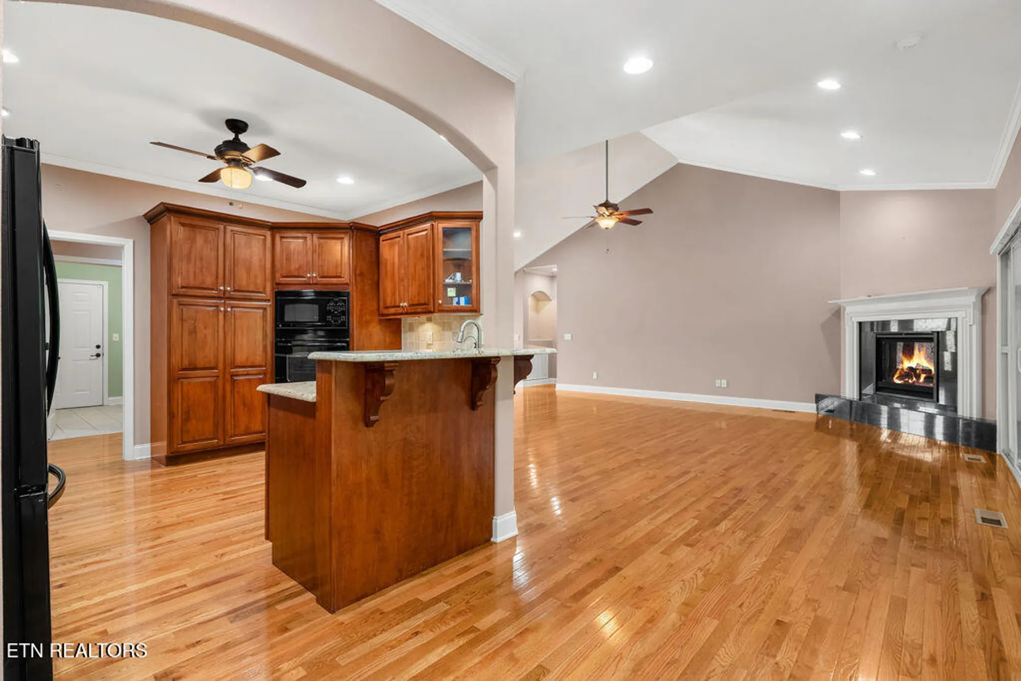 Property Slideshow image 14 of 37 | 118 oohleeno way, Loudon, TN, 37774