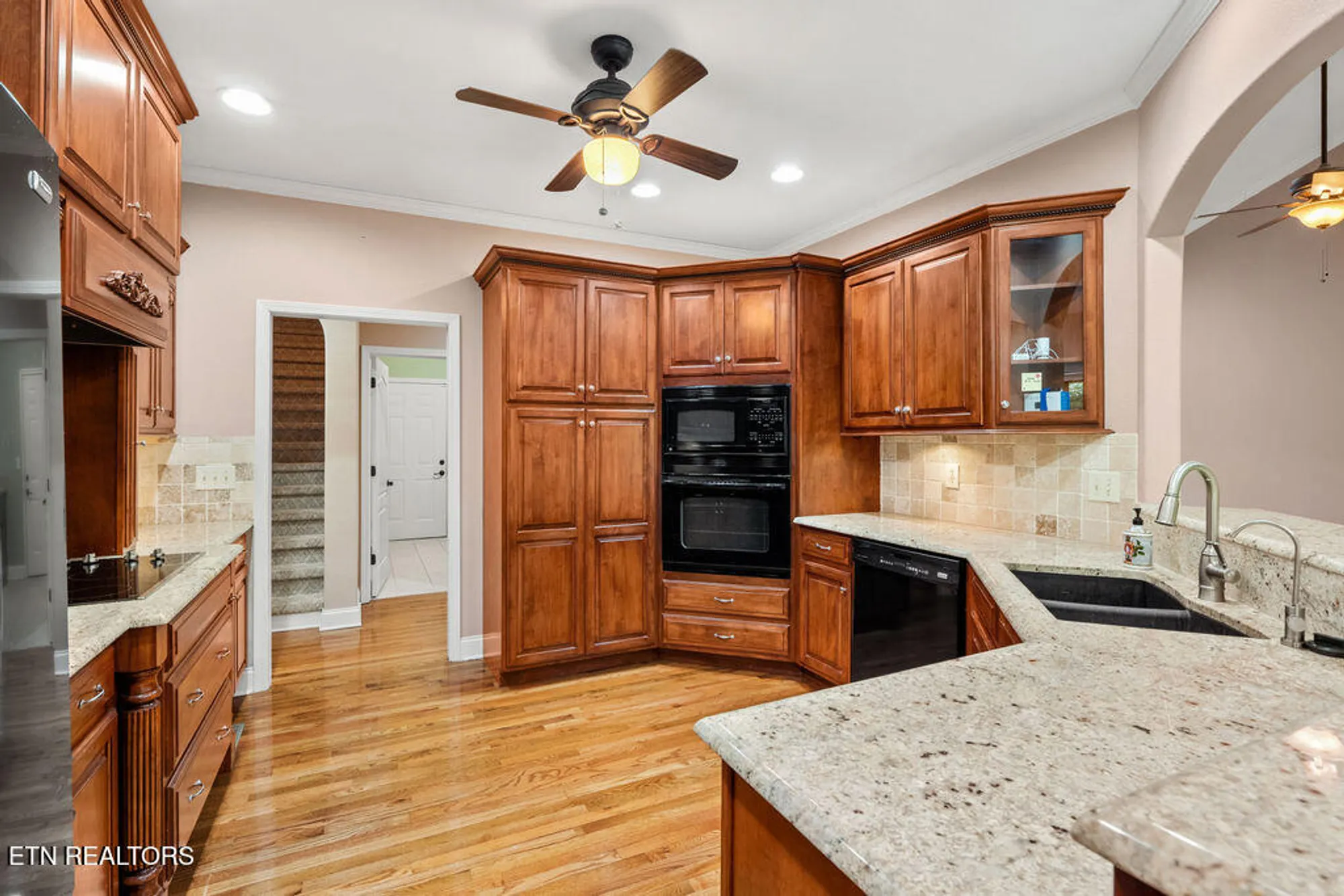 Property Slideshow image 13 of 37 | 118 oohleeno way, Loudon, TN, 37774
