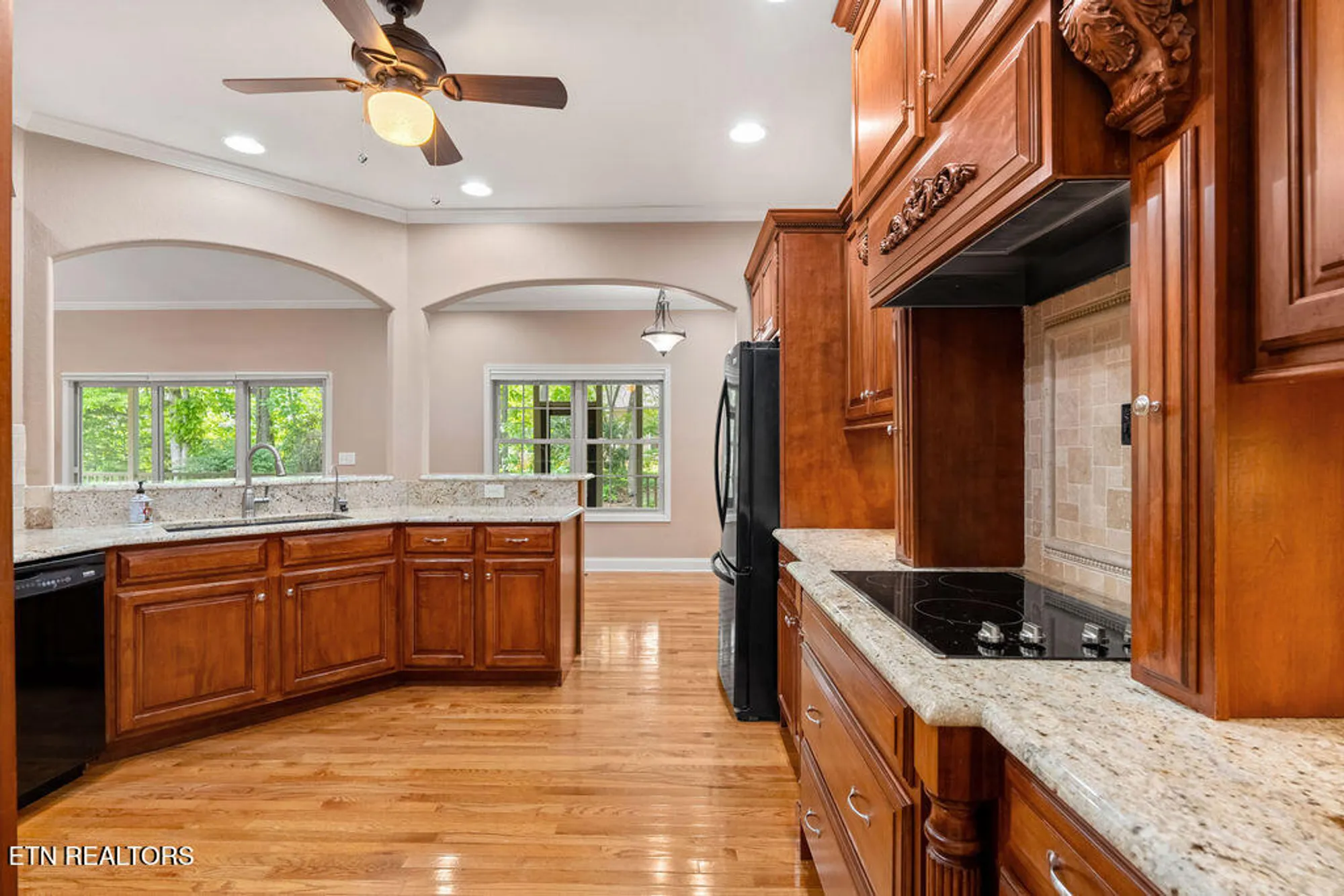 Property Slideshow image 12 of 37 | 118 oohleeno way, Loudon, TN, 37774